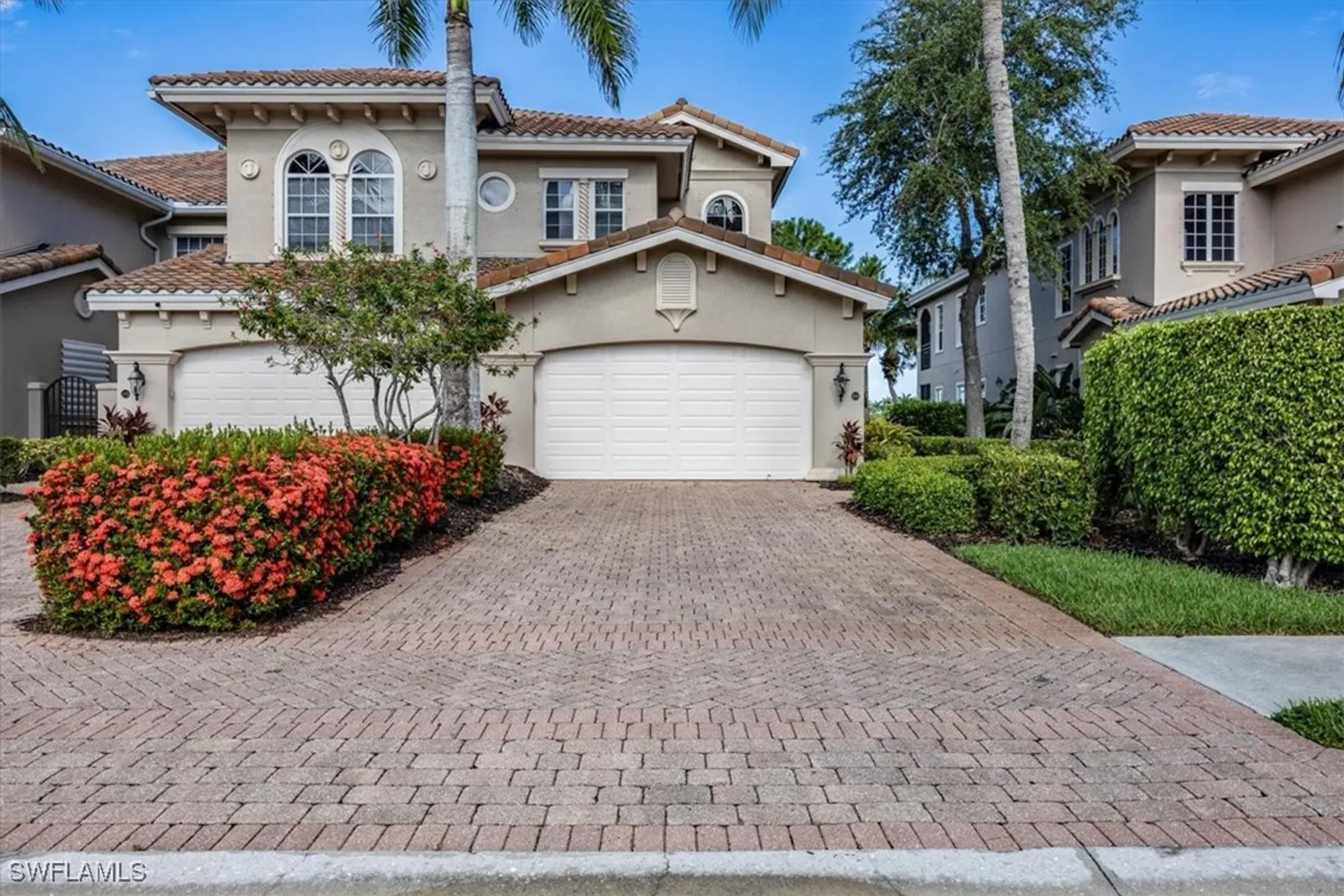 Property Slideshow image 2 of 32 | 9067 cherry oaks trl 202, Naples, FL, 34114