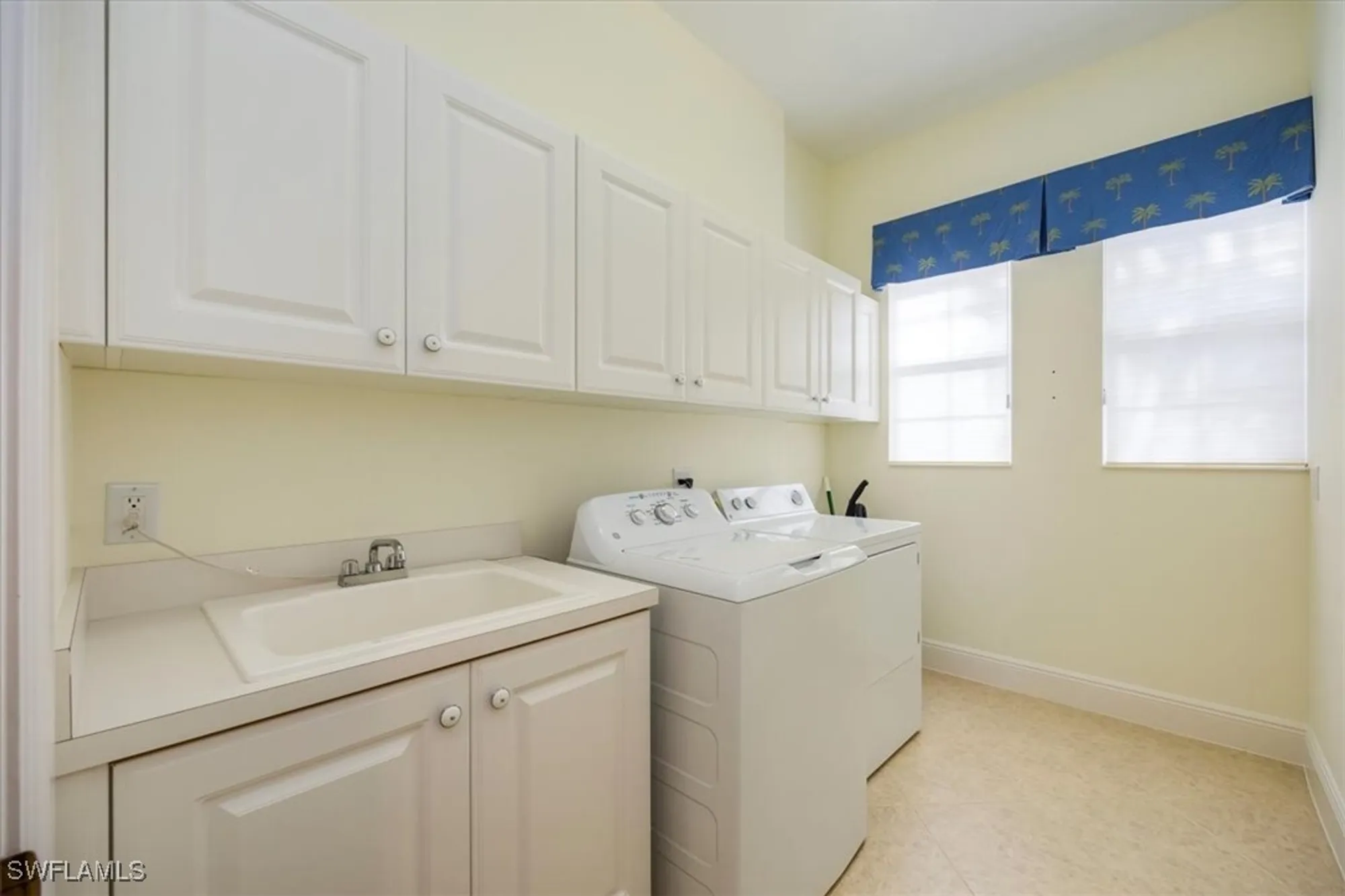 Property Slideshow image 23 of 32 | 9067 cherry oaks trl 202, Naples, FL, 34114