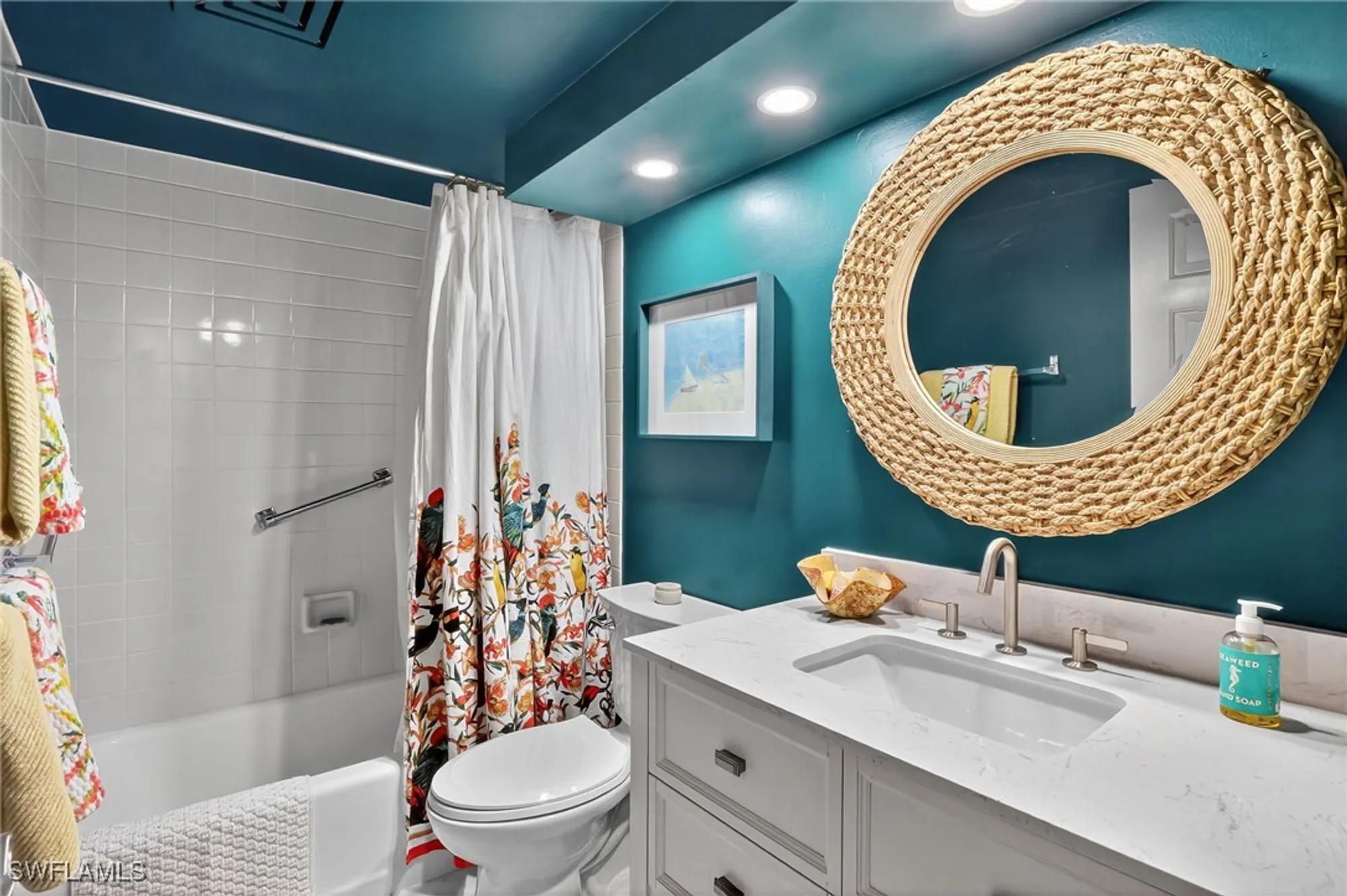 Property Slideshow image 24 of 42 | 2400 gulf shore blvd 603, Naples, FL, 34103