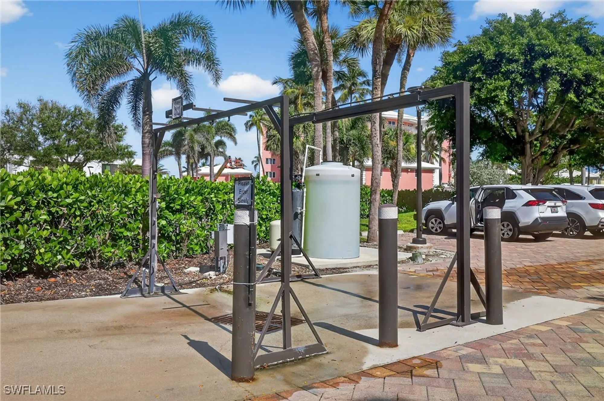Property Slideshow image 34 of 42 | 2400 gulf shore blvd 603, Naples, FL, 34103