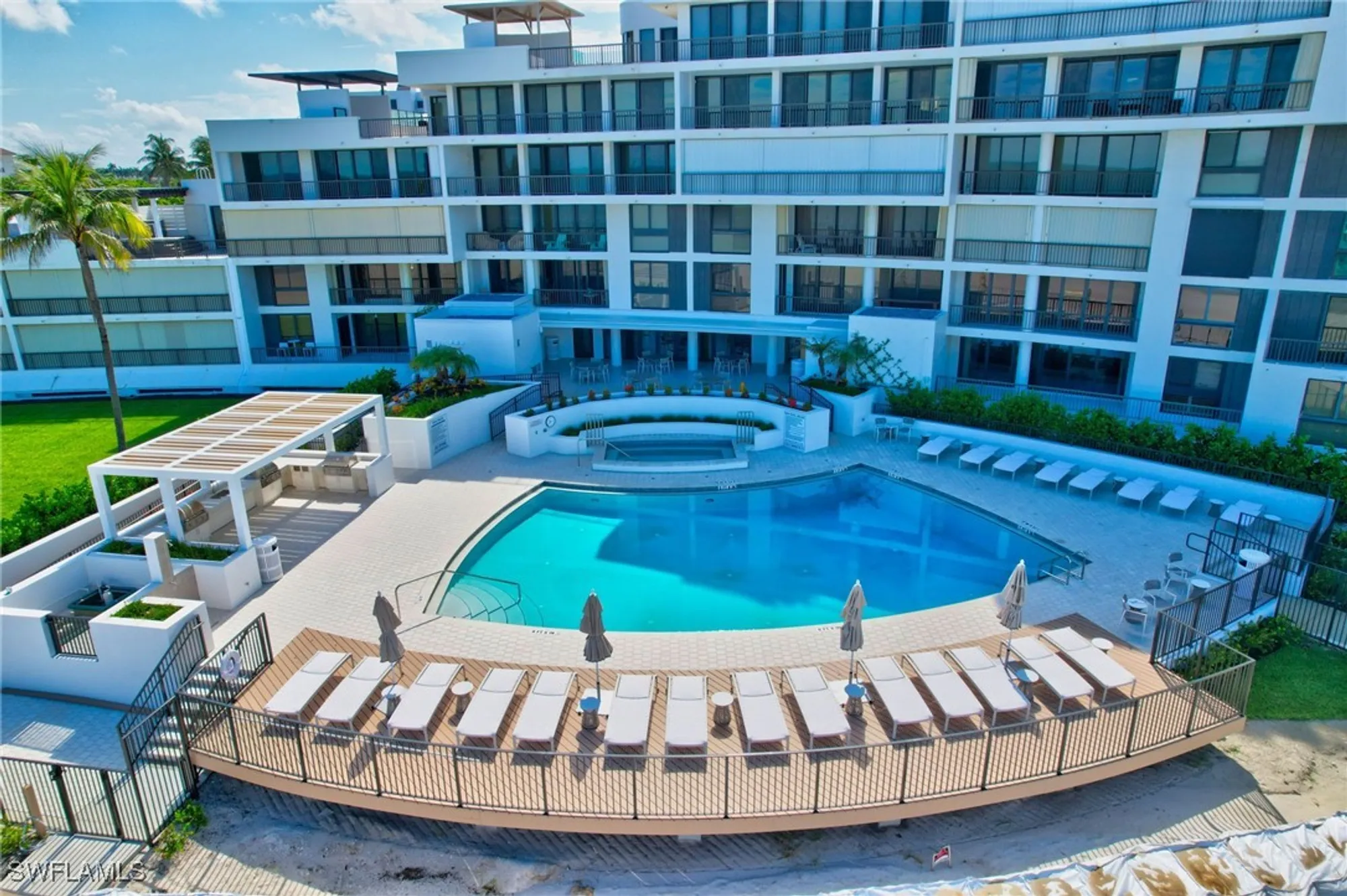 Property Slideshow image 36 of 42 | 2400 gulf shore blvd 603, Naples, FL, 34103