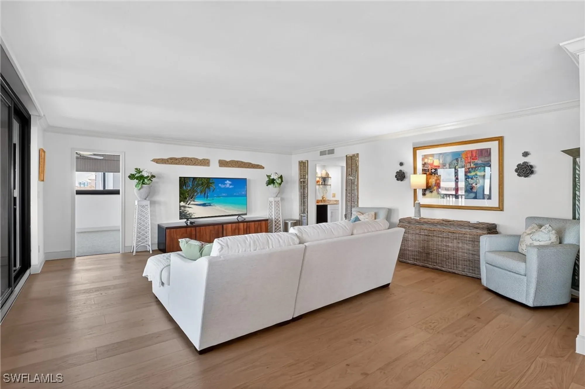 Property Slideshow image 8 of 42 | 2400 gulf shore blvd 603, Naples, FL, 34103