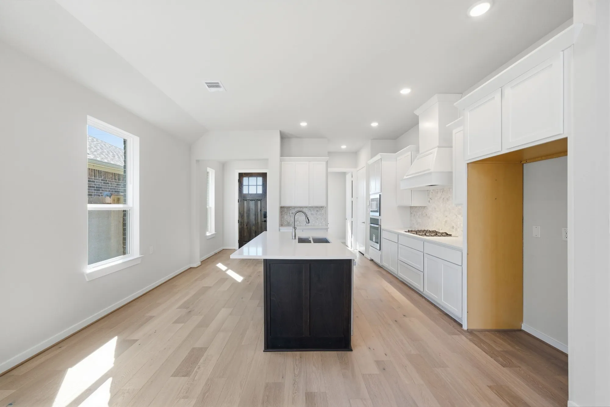 Property Slideshow image 14 of 42 | 18806 sweetwater springs dr, Cypress, TX, 77433