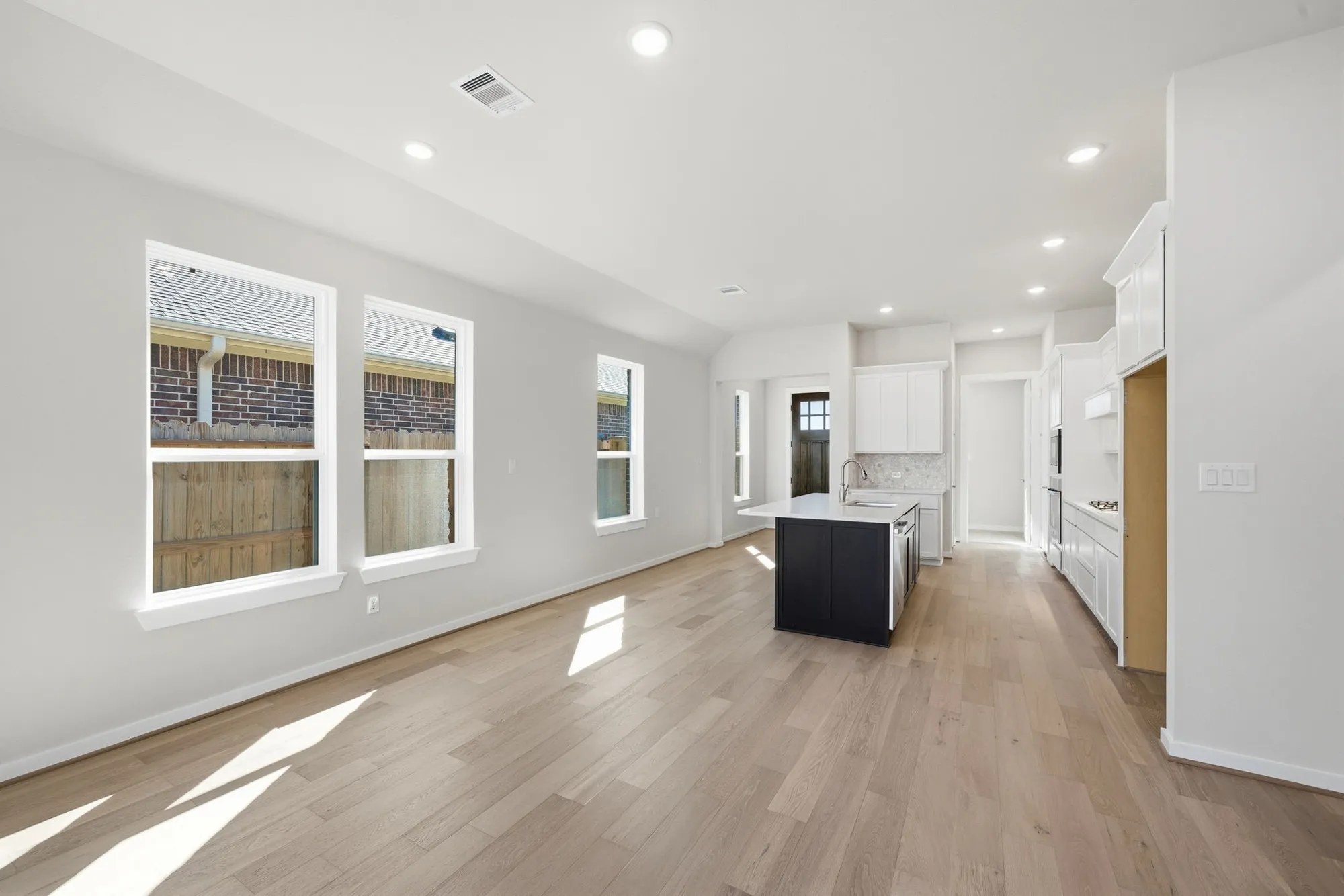 Property Slideshow image 16 of 42 | 18806 sweetwater springs dr, Cypress, TX, 77433