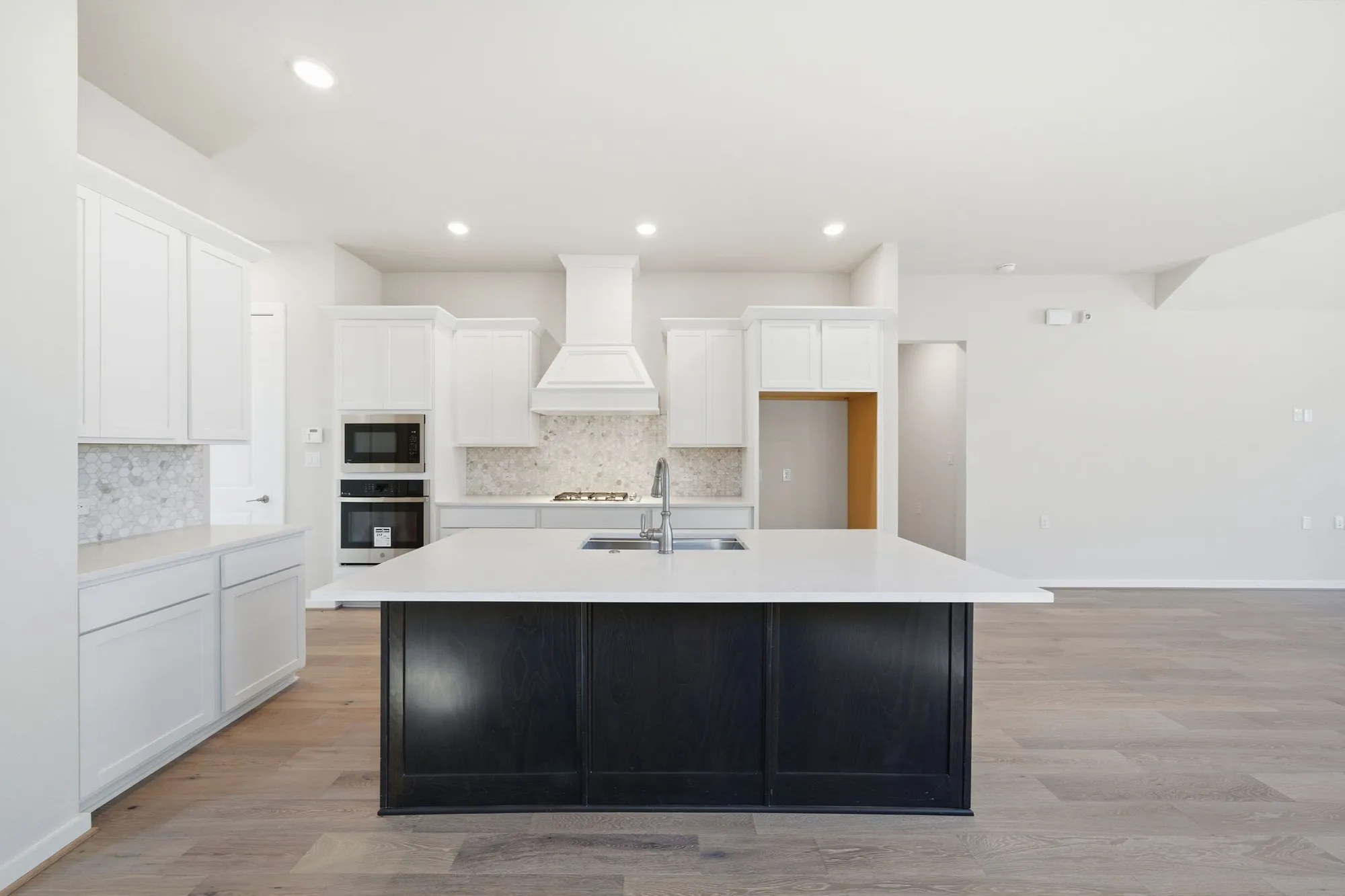 Property Slideshow image 12 of 42 | 18806 sweetwater springs dr, Cypress, TX, 77433