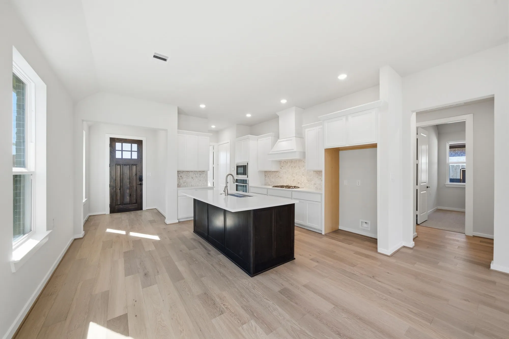 Property Slideshow image 13 of 42 | 18806 sweetwater springs dr, Cypress, TX, 77433