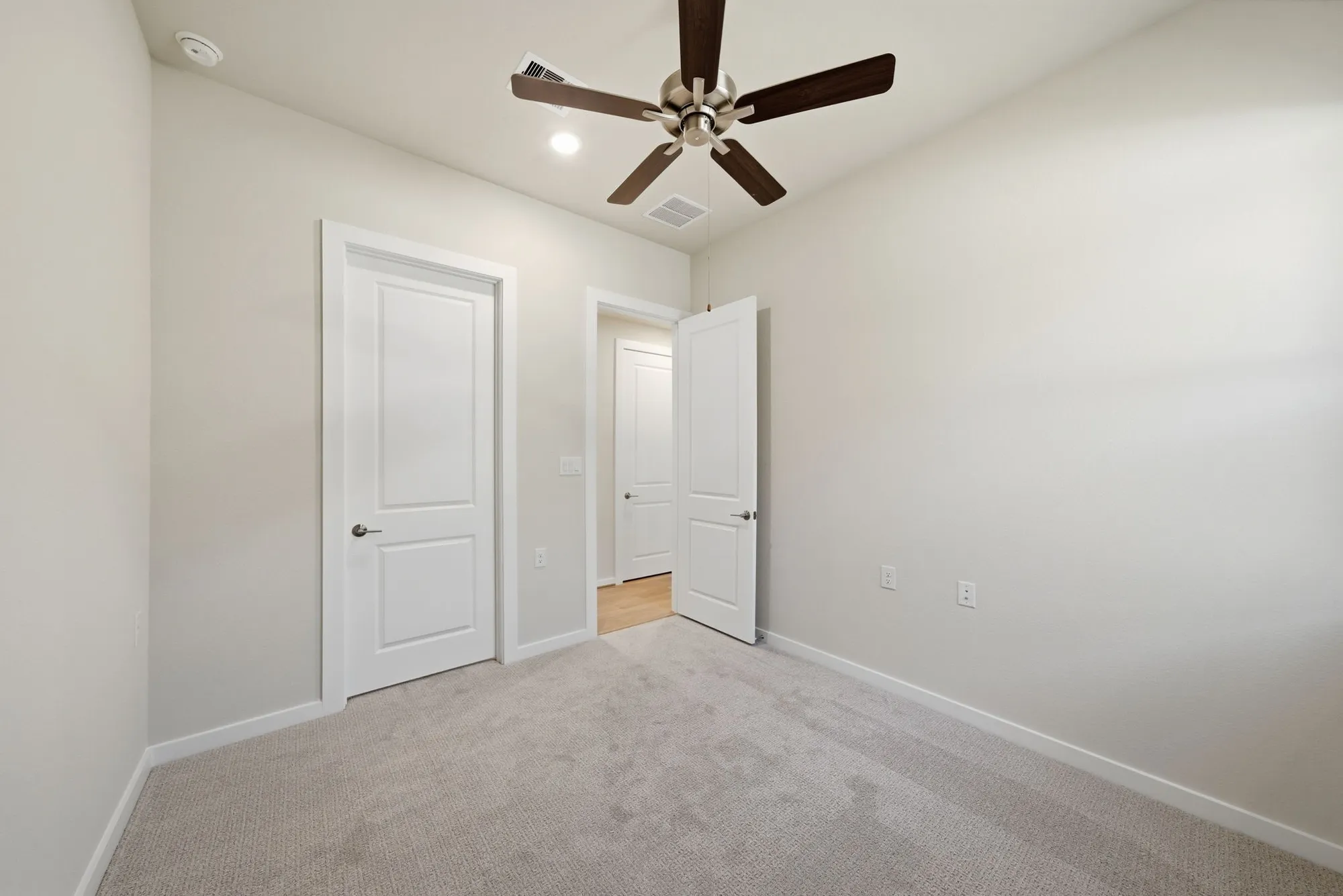 Property Slideshow image 27 of 42 | 18806 sweetwater springs dr, Cypress, TX, 77433