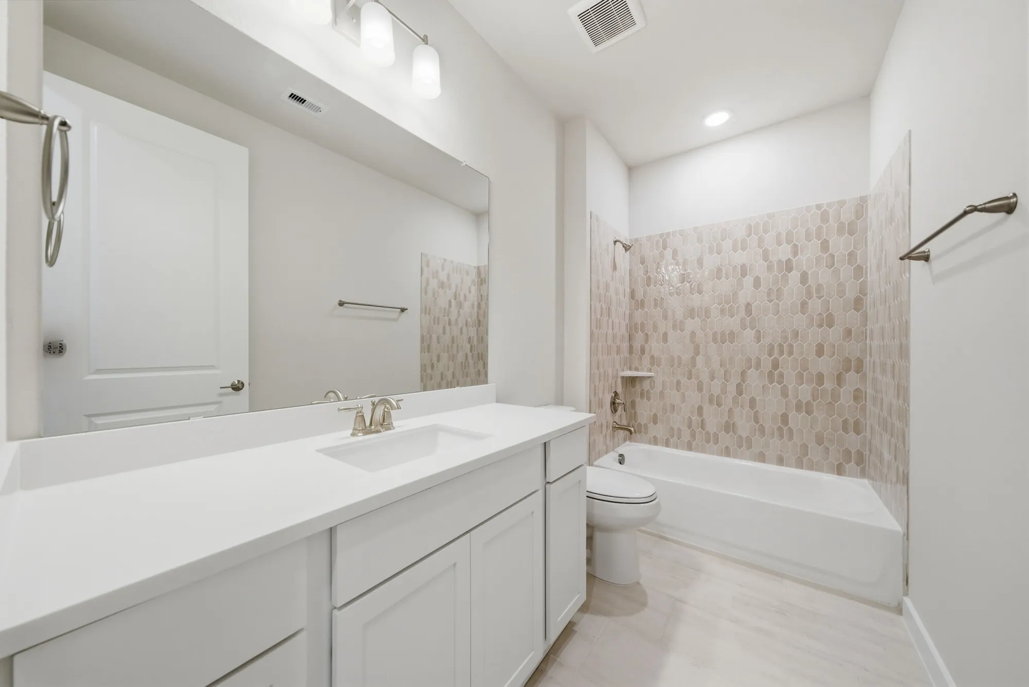 Property Slideshow image 35 of 42 | 18806 sweetwater springs dr, Cypress, TX, 77433