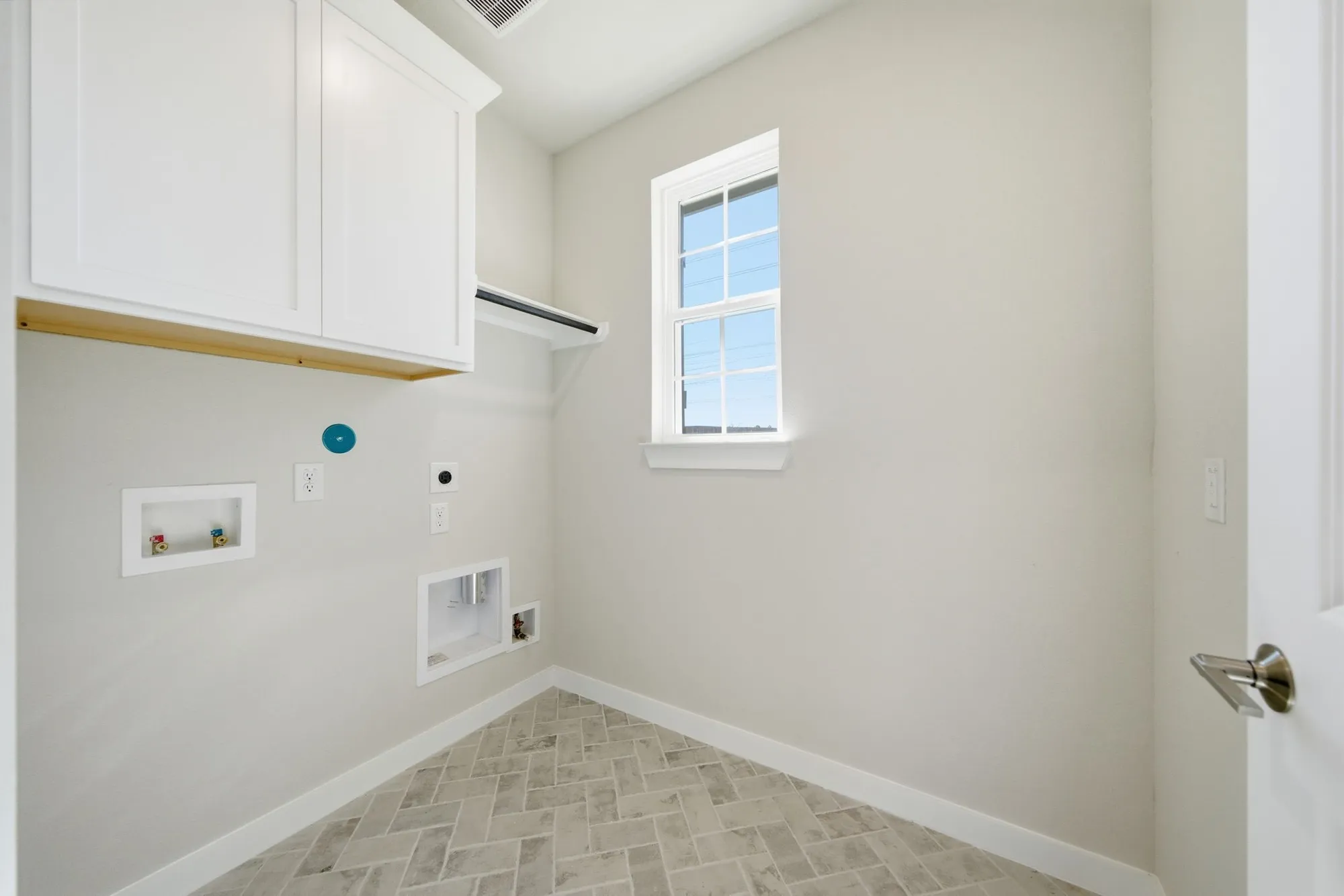 Property Slideshow image 36 of 42 | 18806 sweetwater springs dr, Cypress, TX, 77433