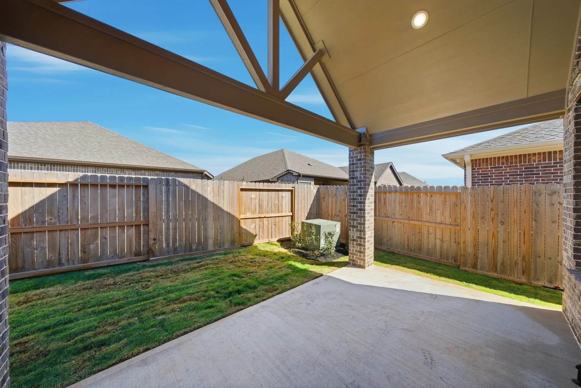 Property Slideshow image 38 of 42 | 18806 sweetwater springs dr, Cypress, TX, 77433