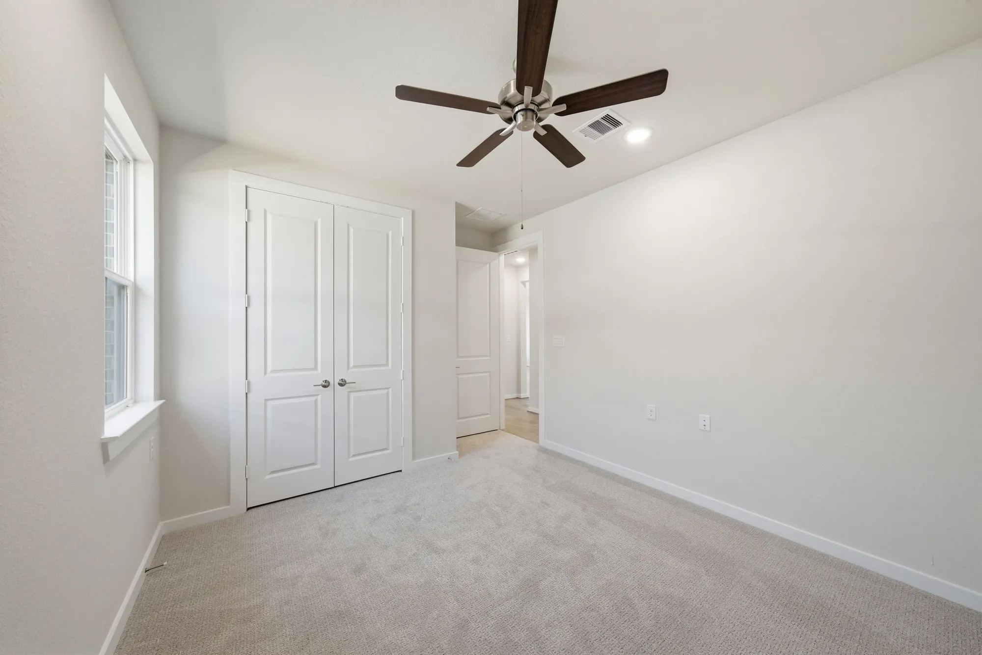 Property Slideshow image 30 of 42 | 18806 sweetwater springs dr, Cypress, TX, 77433