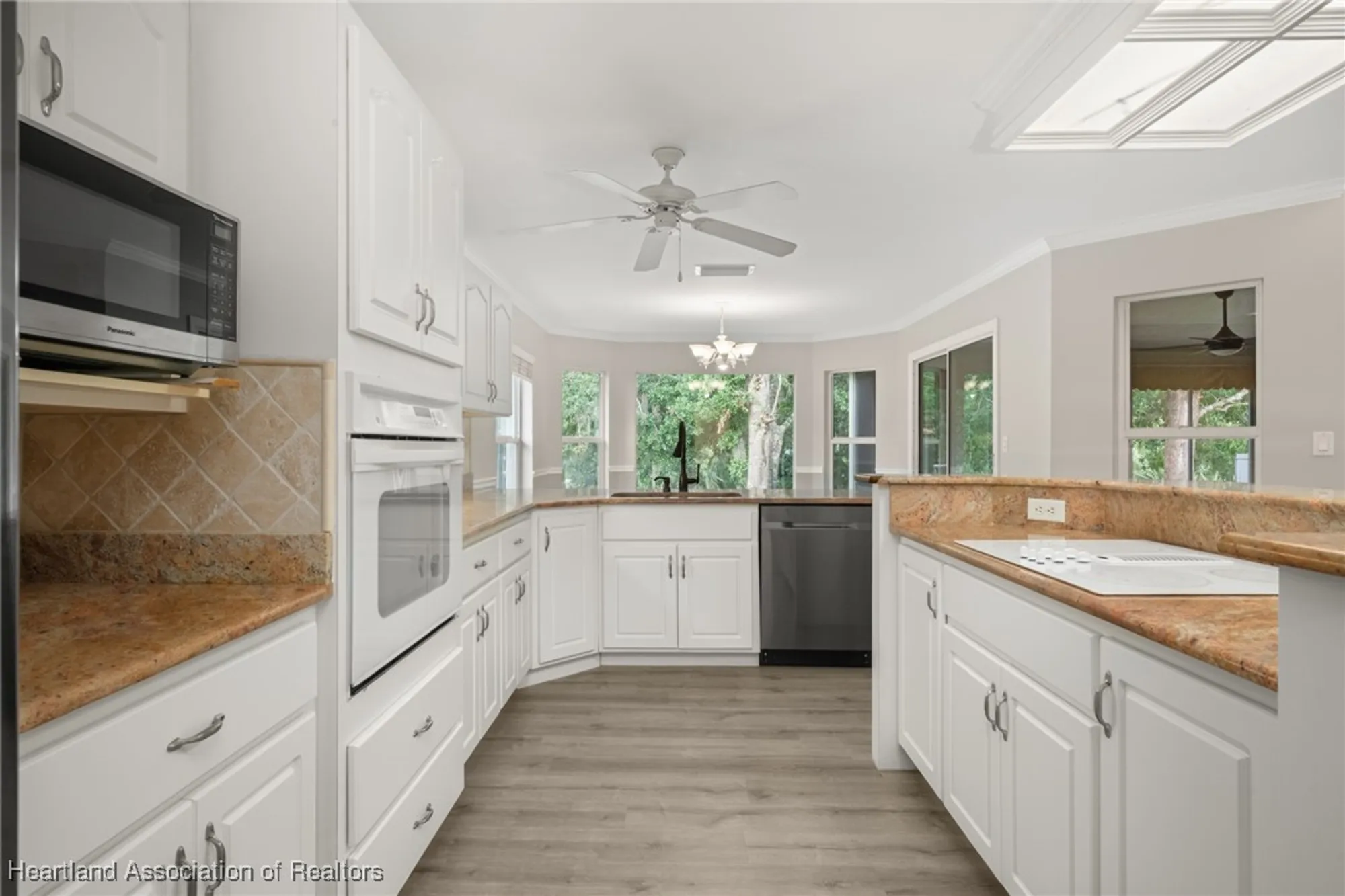 Property Slideshow image 17 of 49 | 3003 oakhill dr, Avon Park, FL, 33825