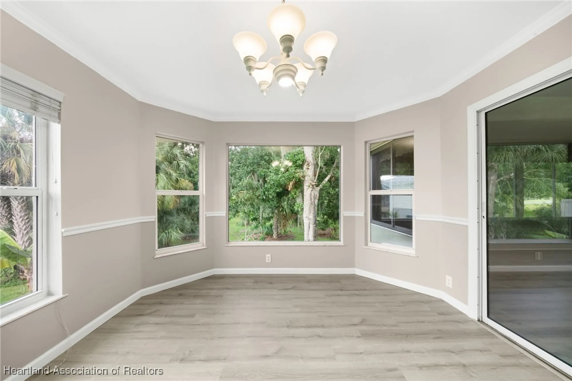 Property Slideshow image 19 of 49 | 3003 oakhill dr, Avon Park, FL, 33825