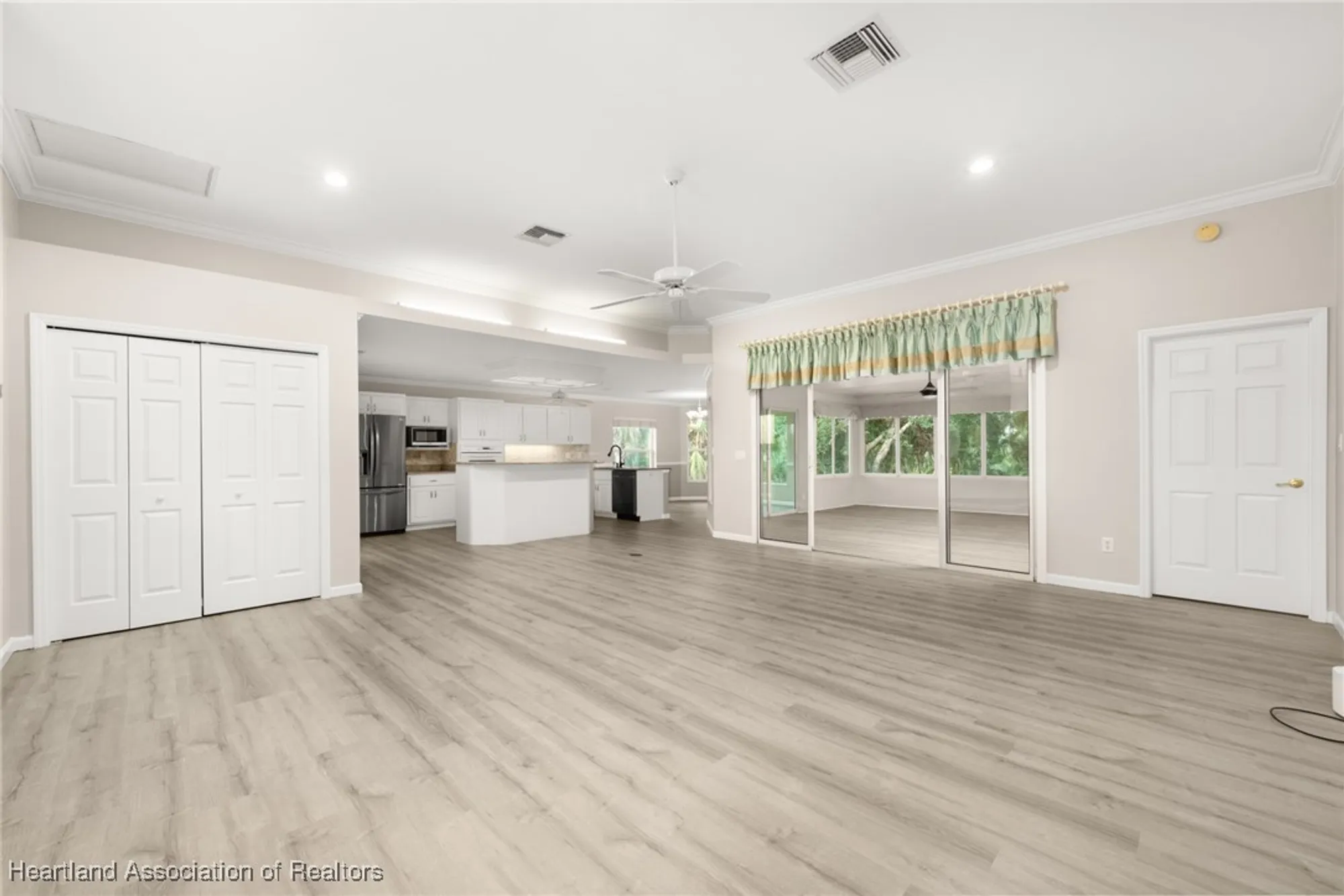 Property Slideshow image 12 of 49 | 3003 oakhill dr, Avon Park, FL, 33825