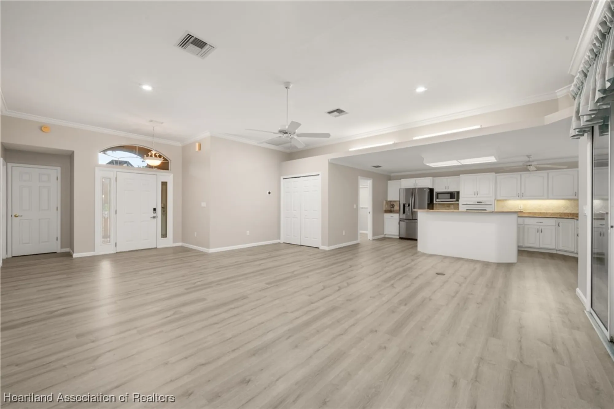 Property Slideshow image 13 of 49 | 3003 oakhill dr, Avon Park, FL, 33825