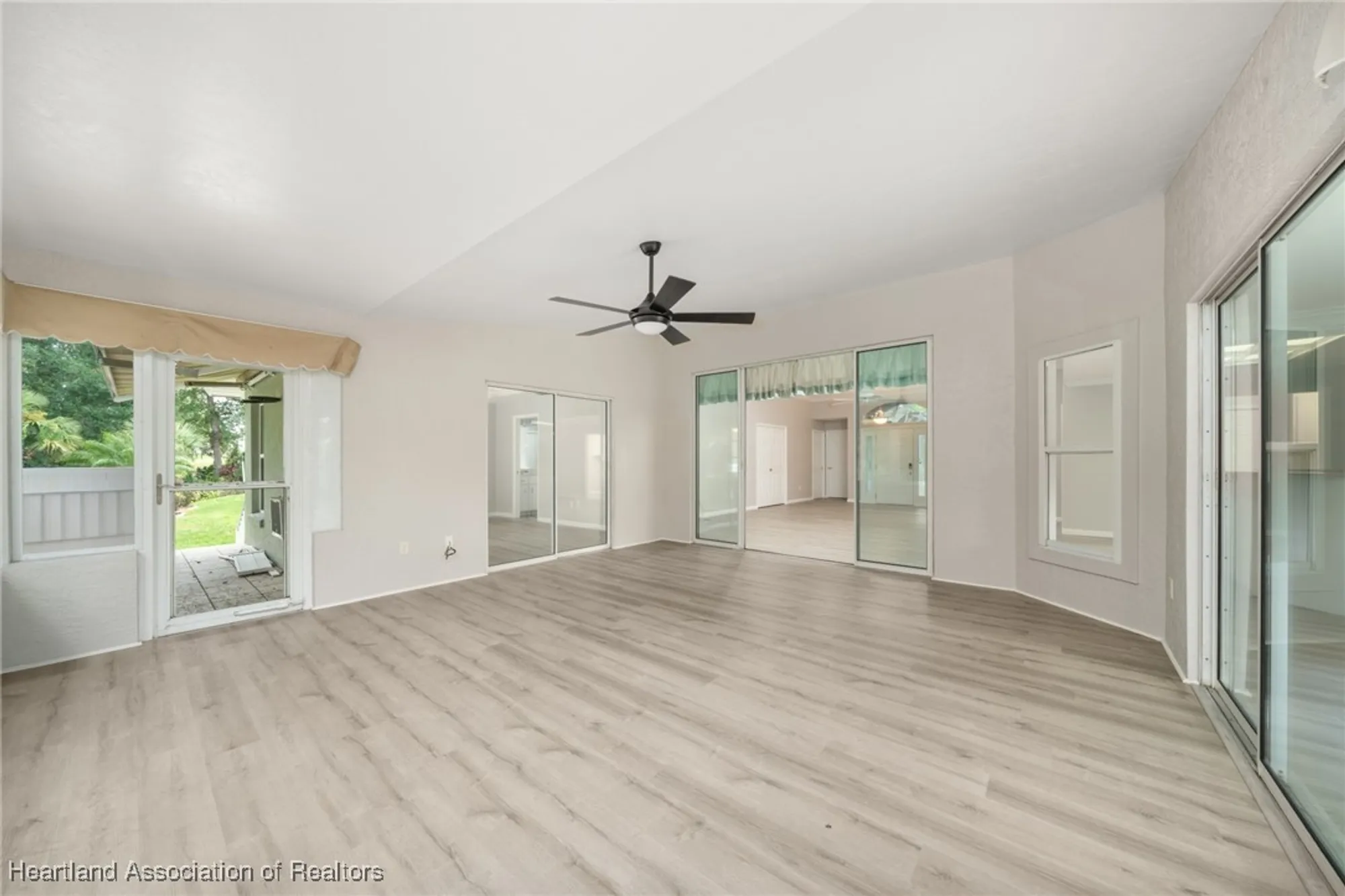 Property Slideshow image 21 of 49 | 3003 oakhill dr, Avon Park, FL, 33825