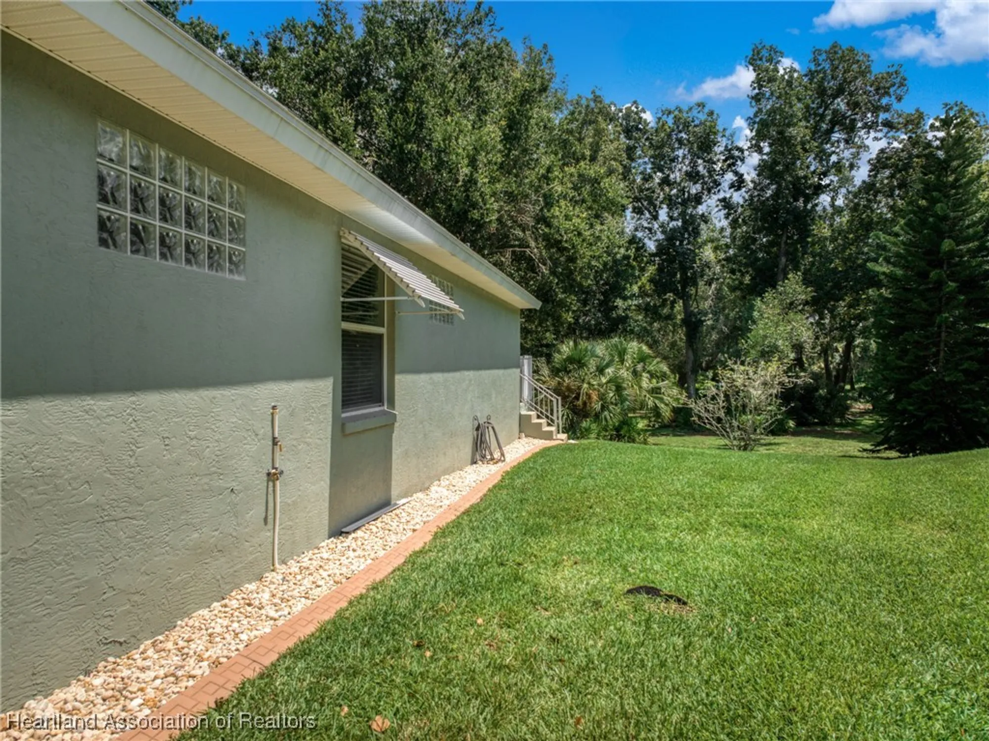 Property Slideshow image 6 of 49 | 3003 oakhill dr, Avon Park, FL, 33825