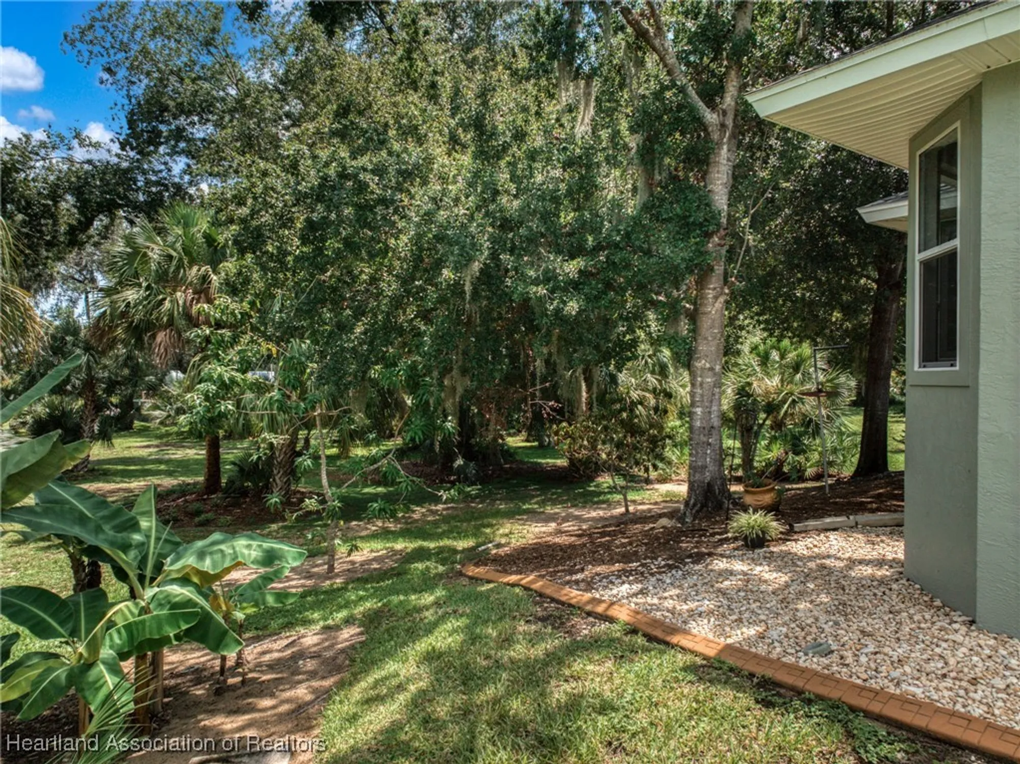 Property Slideshow image 9 of 49 | 3003 oakhill dr, Avon Park, FL, 33825