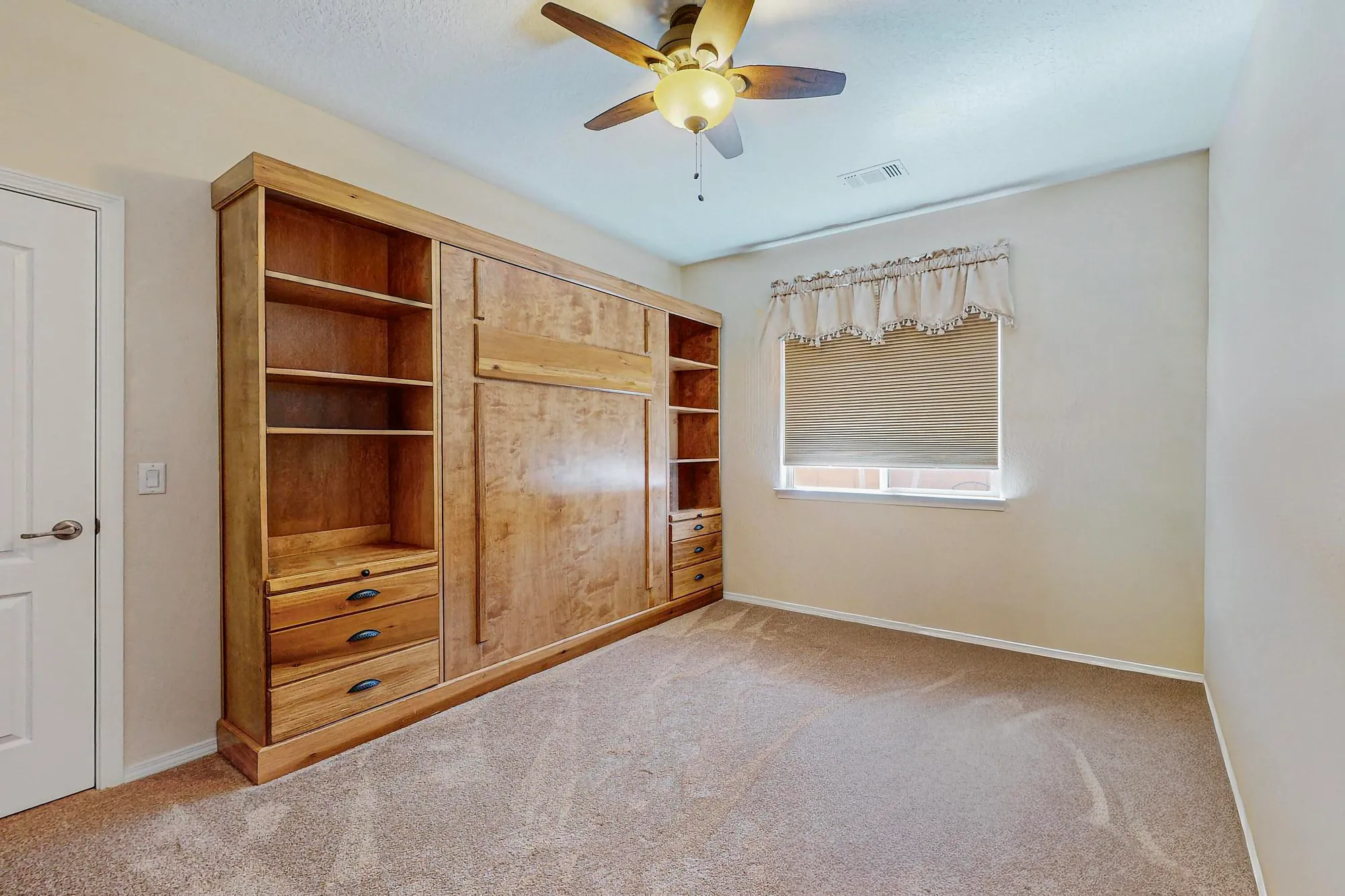 Property Slideshow image 21 of 49 | 978 prairie zinnia dr, Bernalillo, NM, 87004