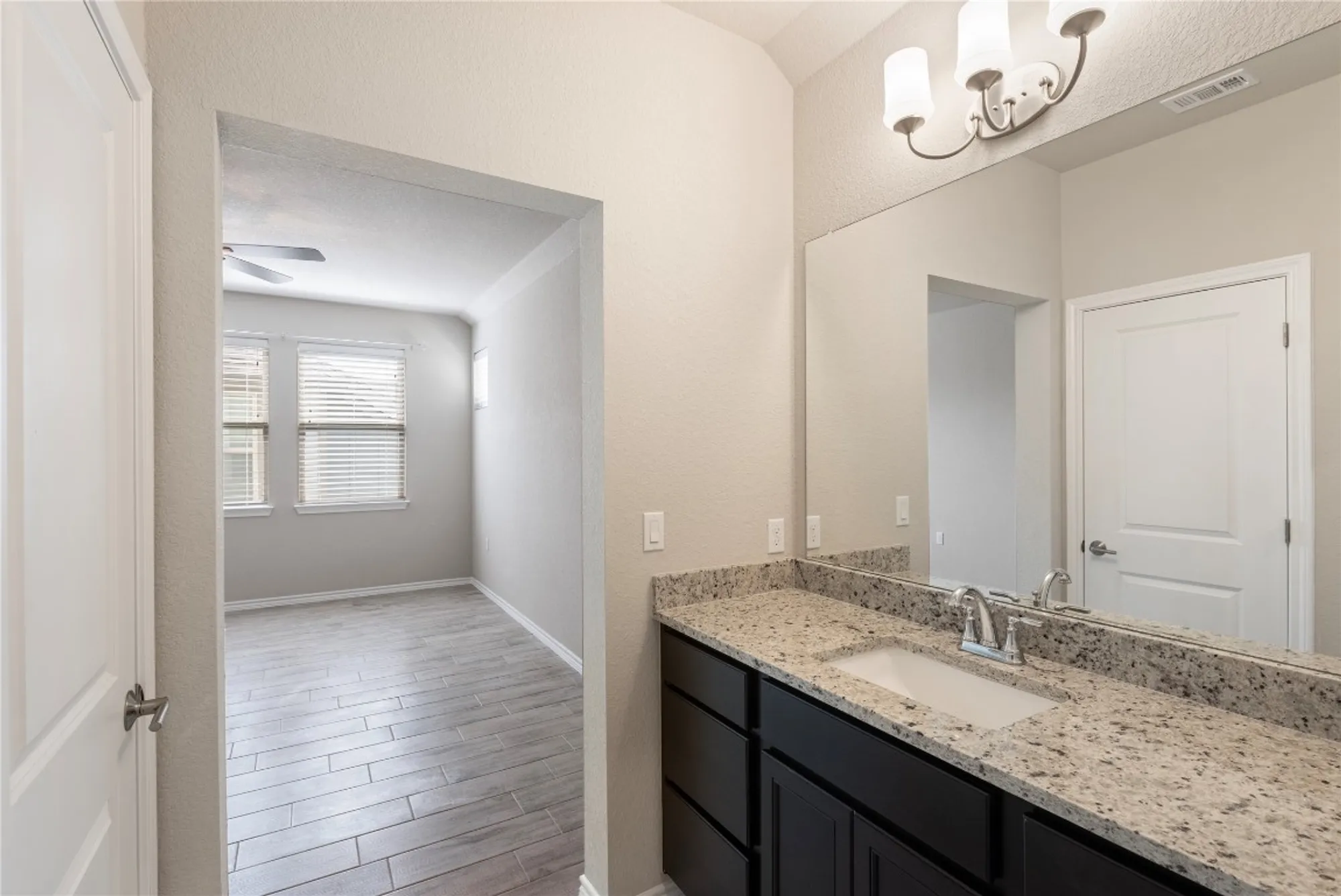 Property Slideshow image 15 of 36 | 121 bolivar way # 101, San Marcos, TX, 78666