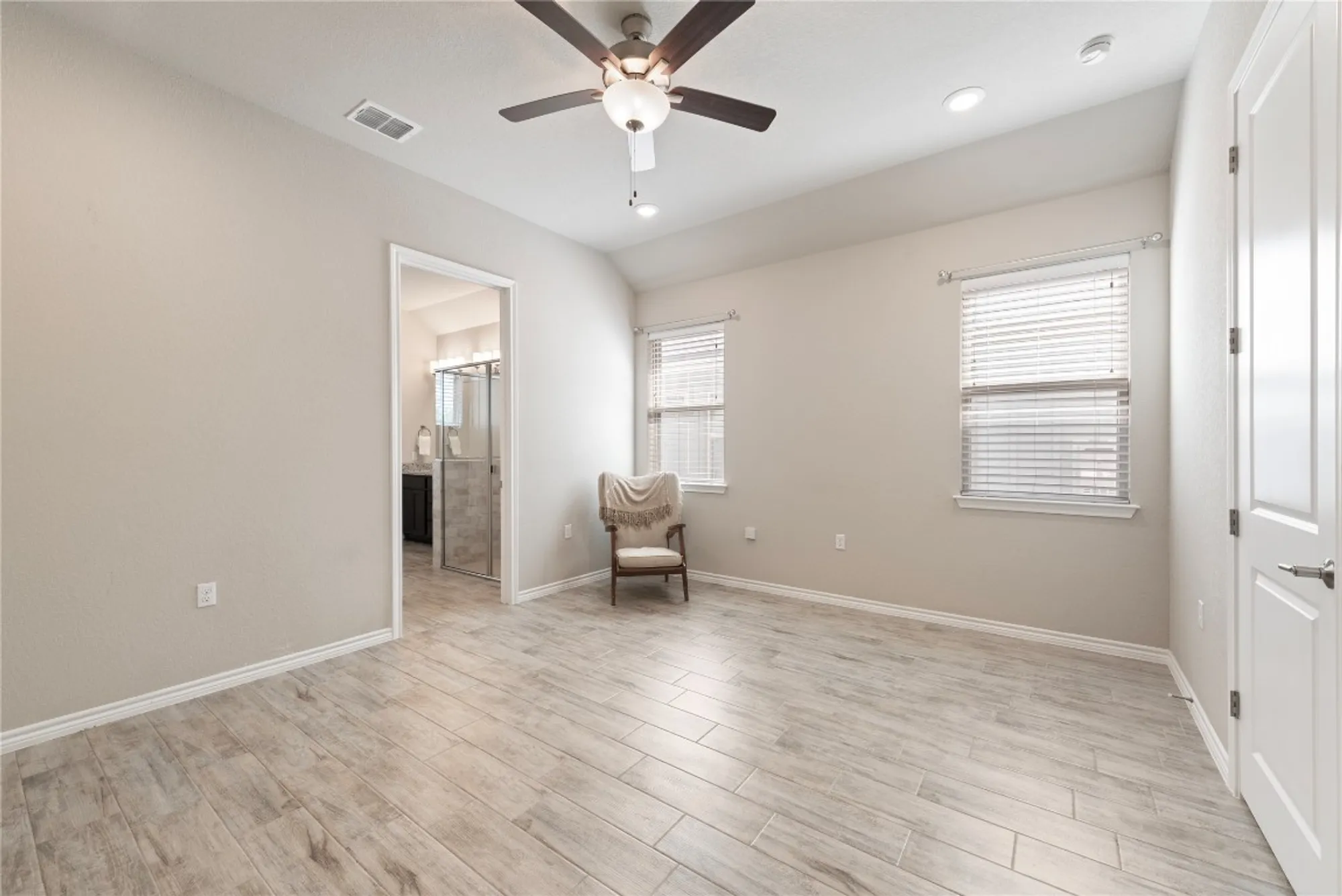 Property Slideshow image 10 of 36 | 121 bolivar way # 101, San Marcos, TX, 78666