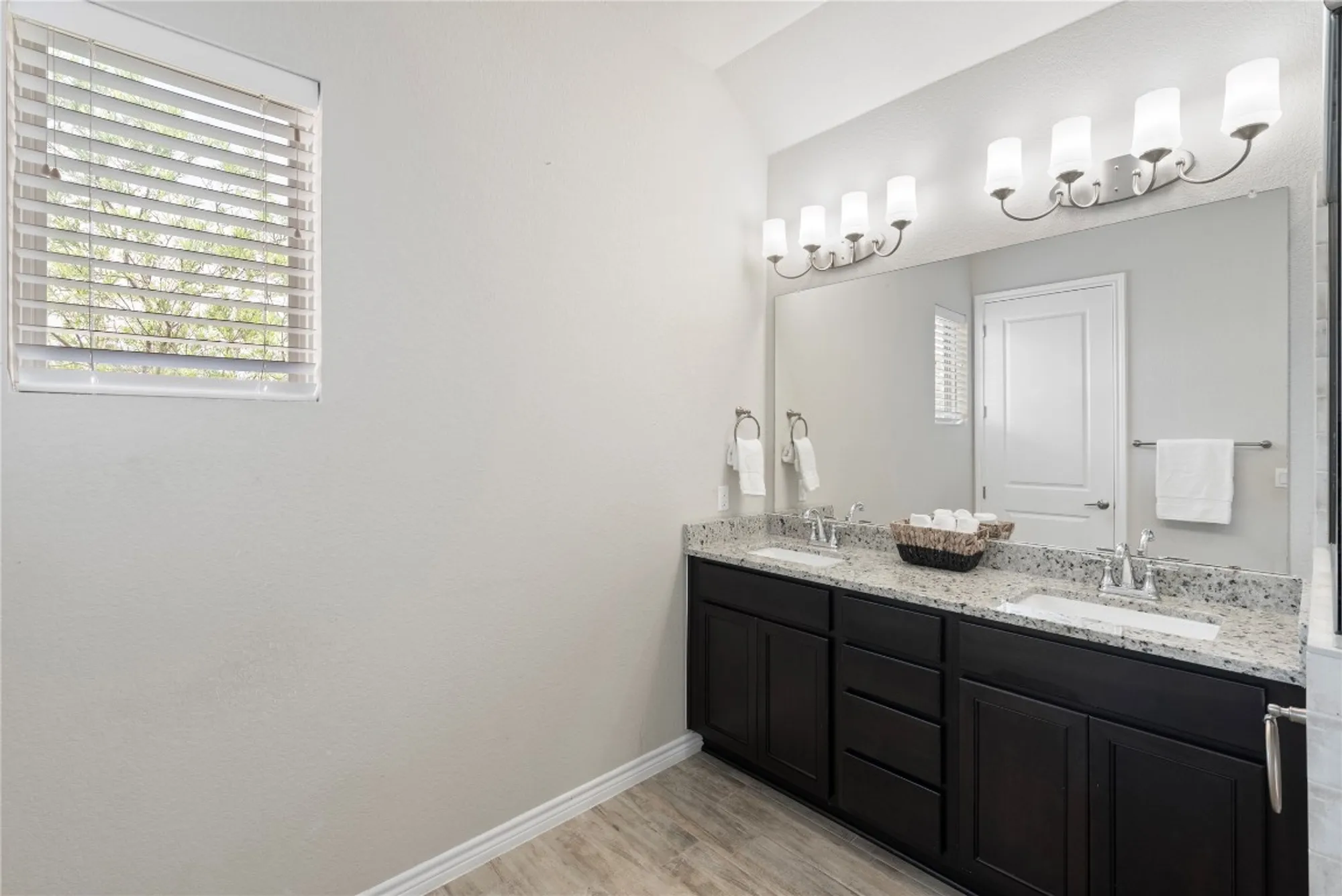 Property Slideshow image 12 of 36 | 121 bolivar way # 101, San Marcos, TX, 78666