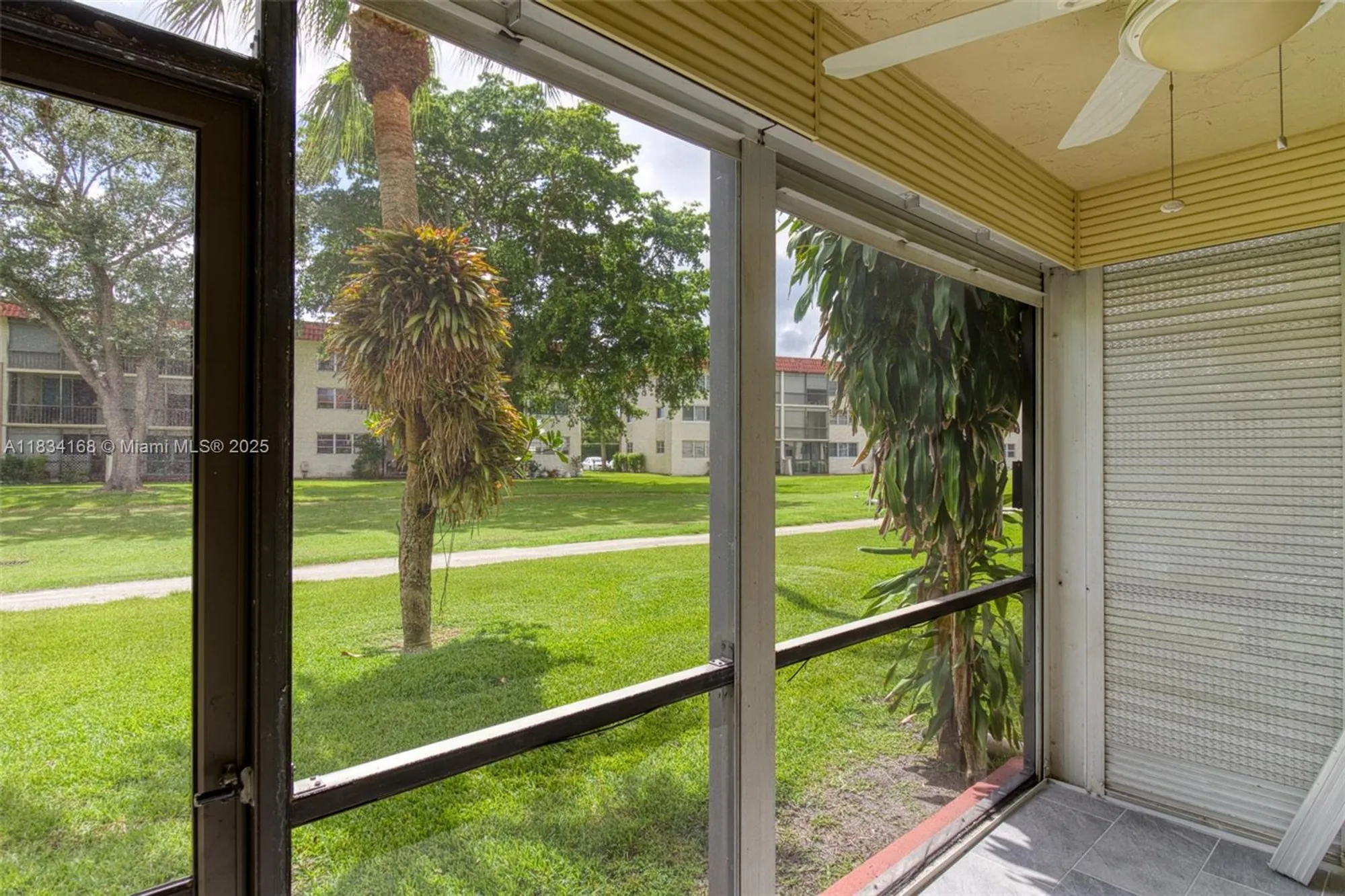 Property Slideshow image 10 of 39 | 400 s hollybrook dr apt 109, Pembroke Pines, FL, 33025