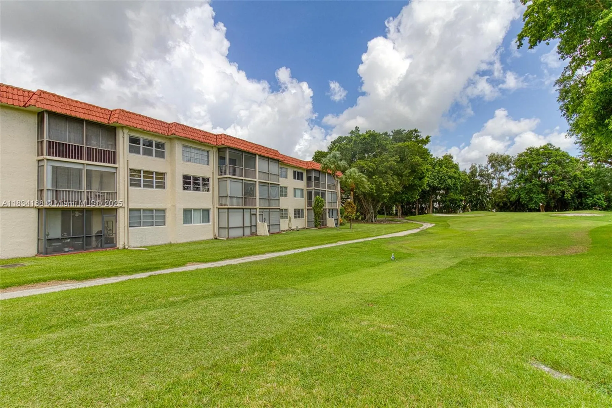 Property Slideshow image 13 of 39 | 400 s hollybrook dr apt 109, Pembroke Pines, FL, 33025