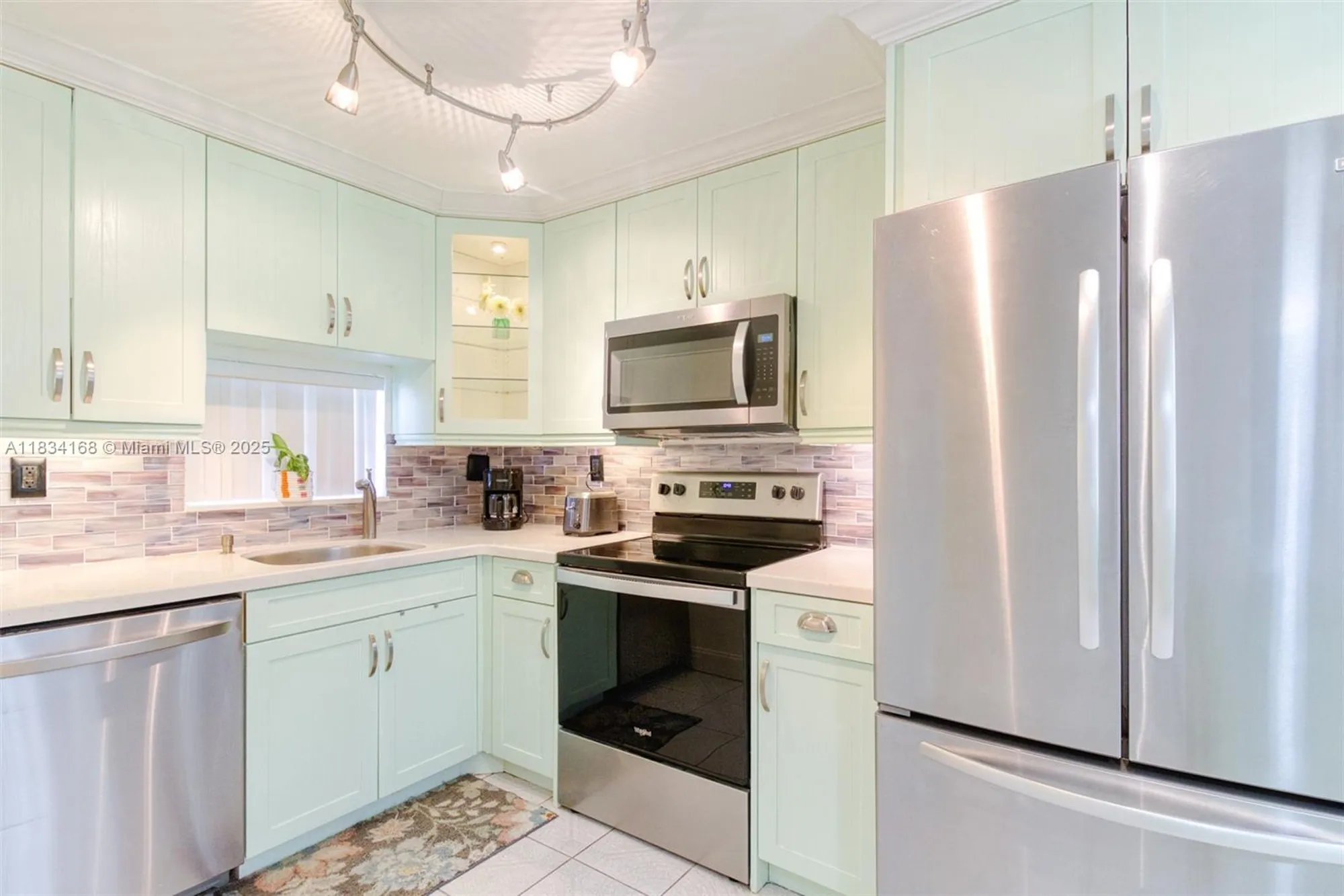 Property Slideshow image 5 of 39 | 400 s hollybrook dr apt 109, Pembroke Pines, FL, 33025