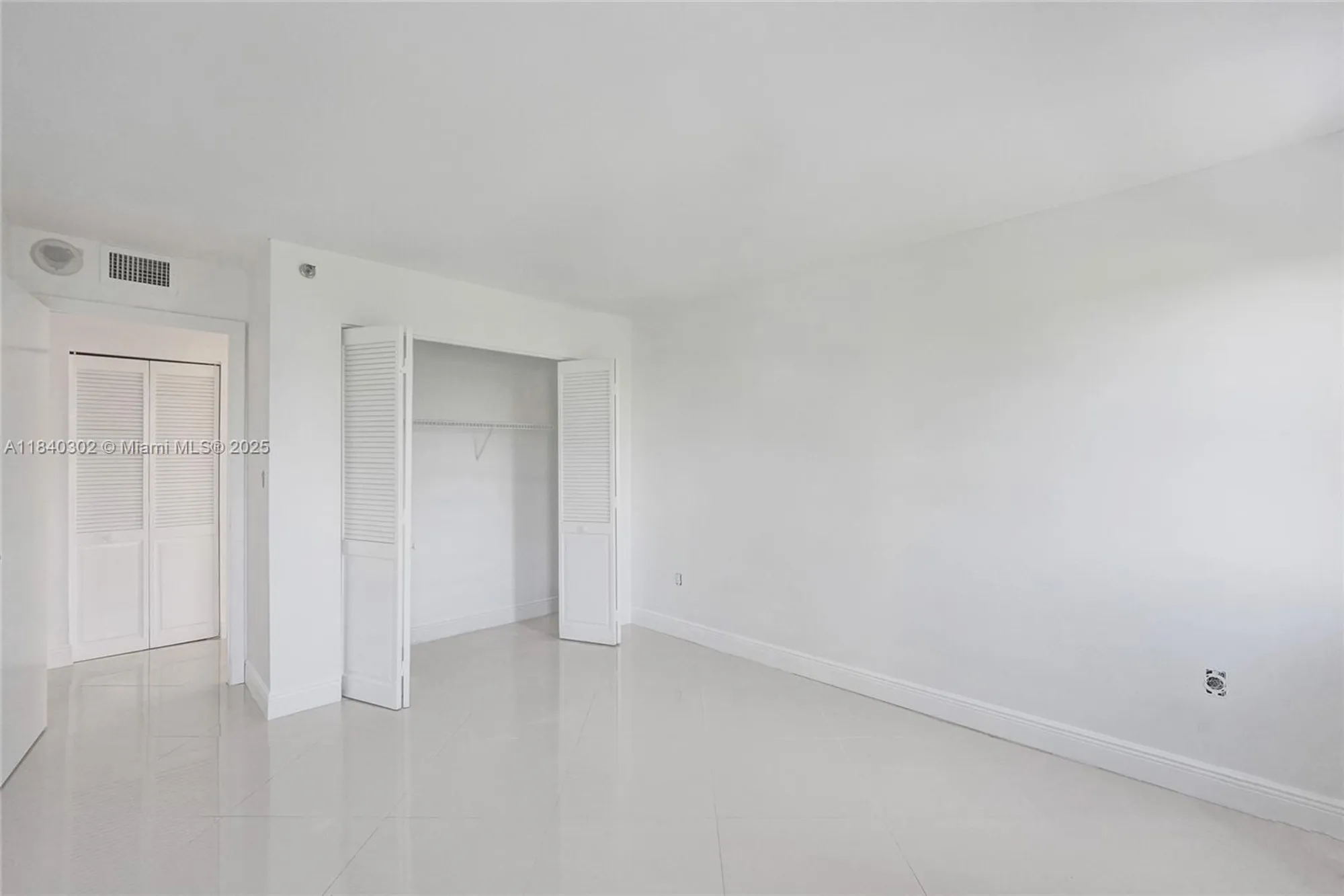Property Slideshow image 15 of 68 | 1201 s ocean dr 402s, Hollywood, FL, 33019