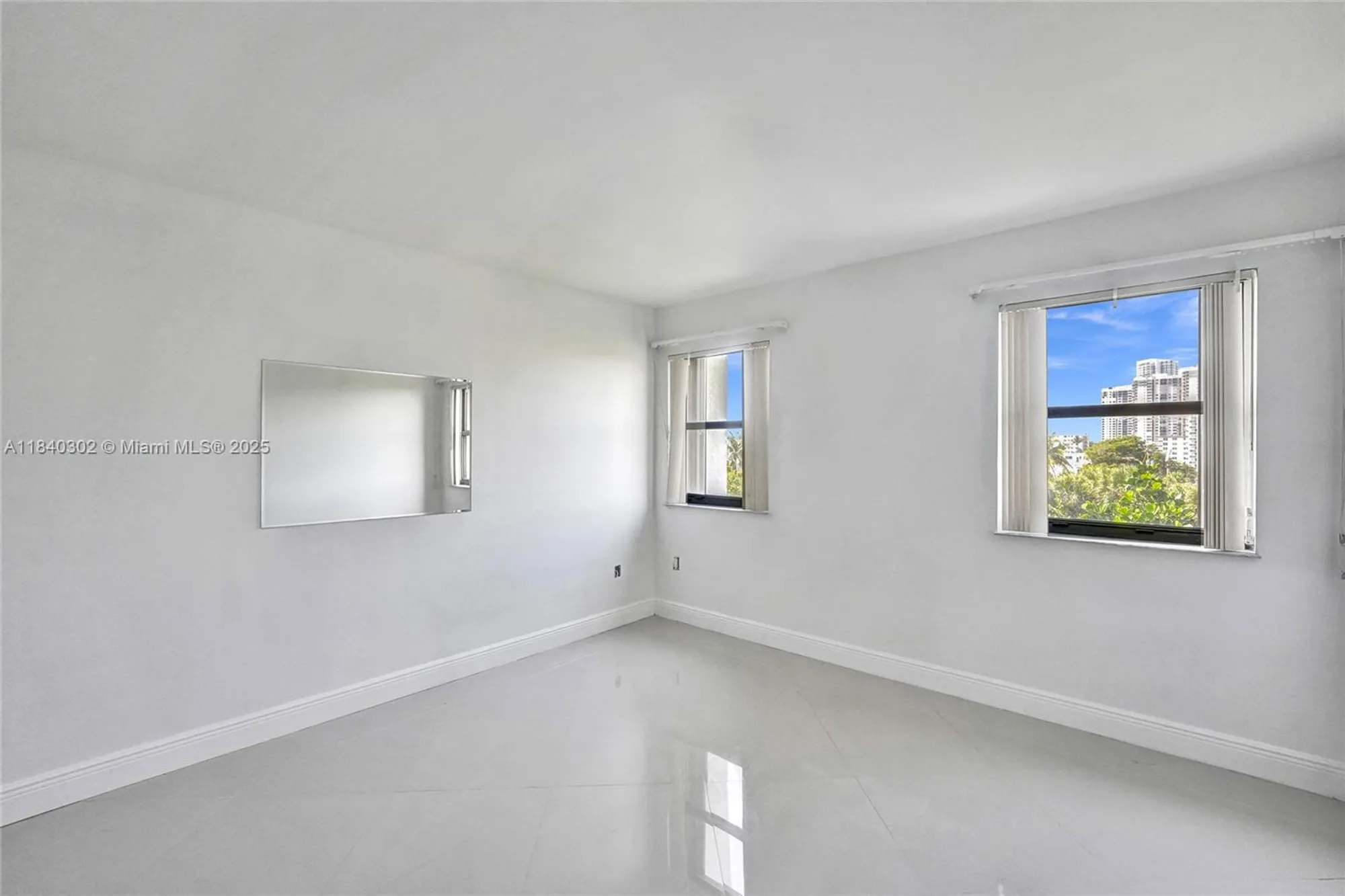 Property Slideshow image 16 of 68 | 1201 s ocean dr 402s, Hollywood, FL, 33019