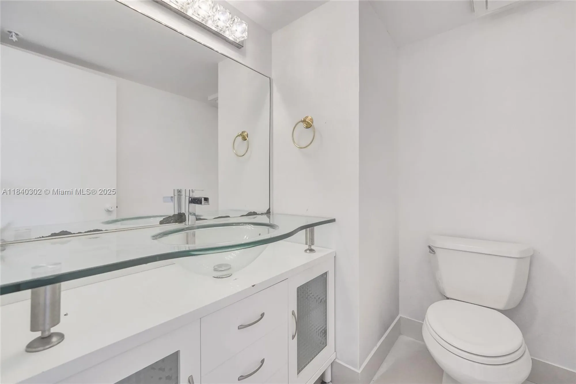 Property Slideshow image 17 of 68 | 1201 s ocean dr 402s, Hollywood, FL, 33019