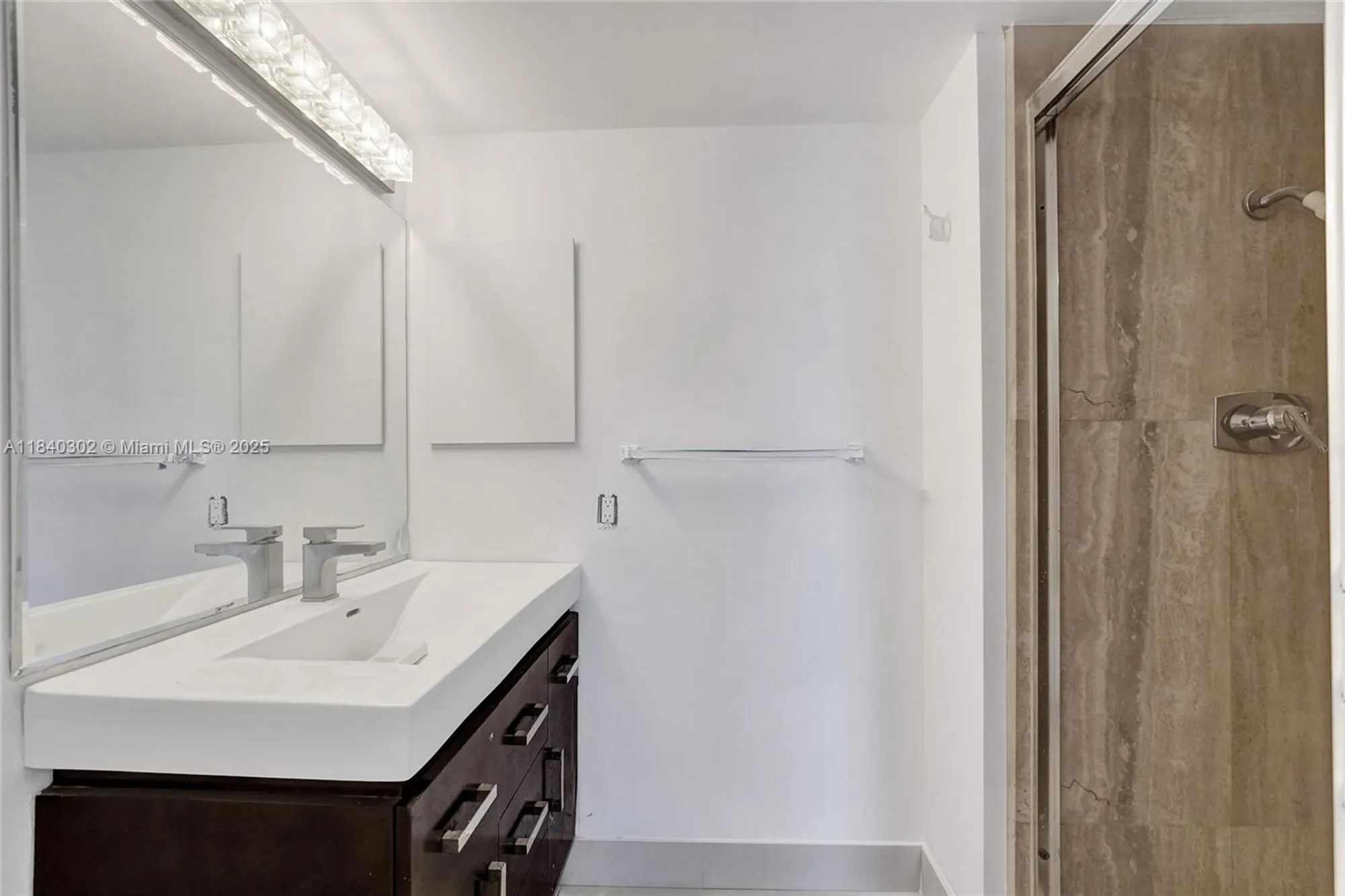 Property Slideshow image 19 of 68 | 1201 s ocean dr 402s, Hollywood, FL, 33019