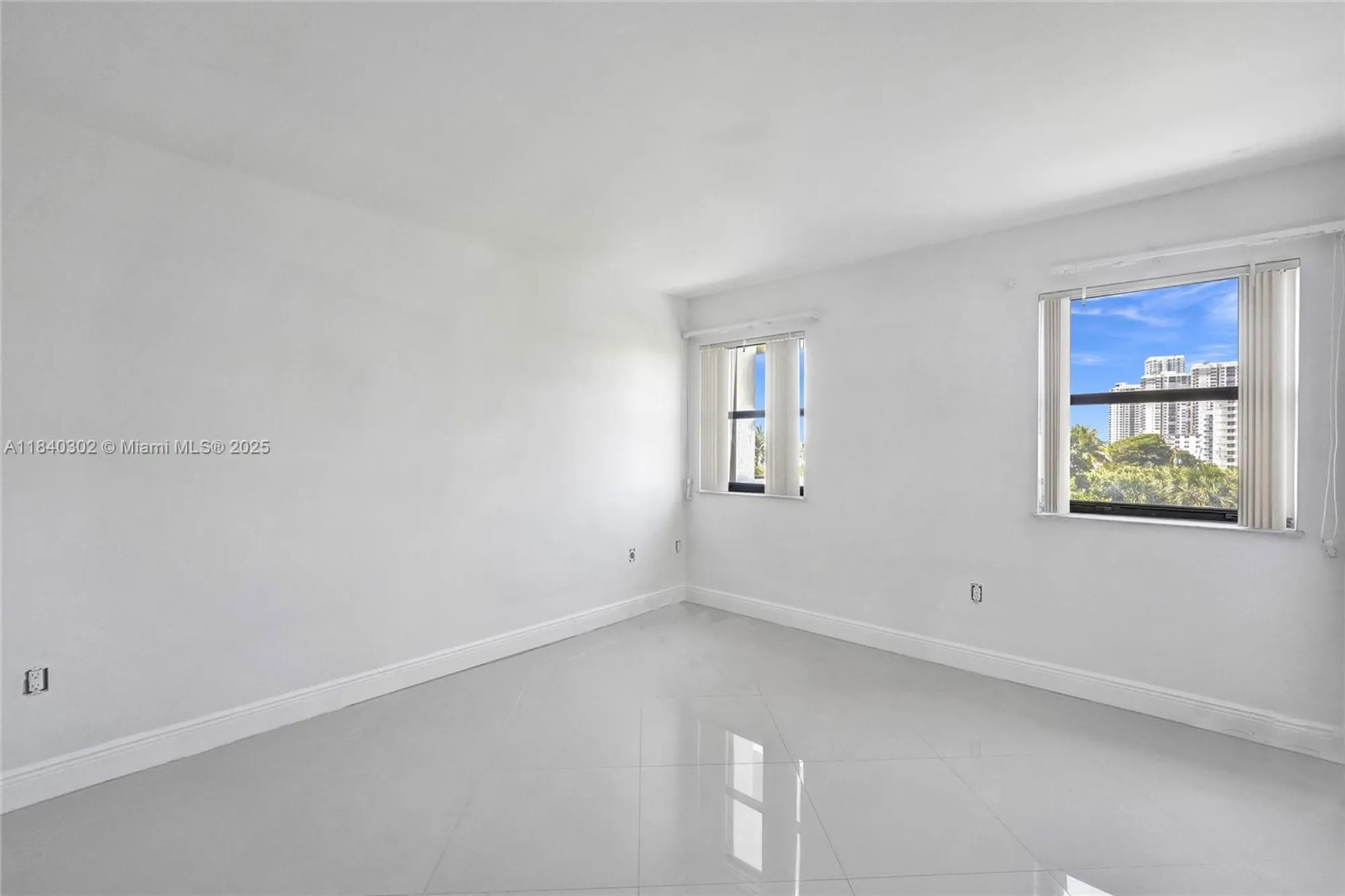 Property Slideshow image 29 of 68 | 1201 s ocean dr 402s, Hollywood, FL, 33019