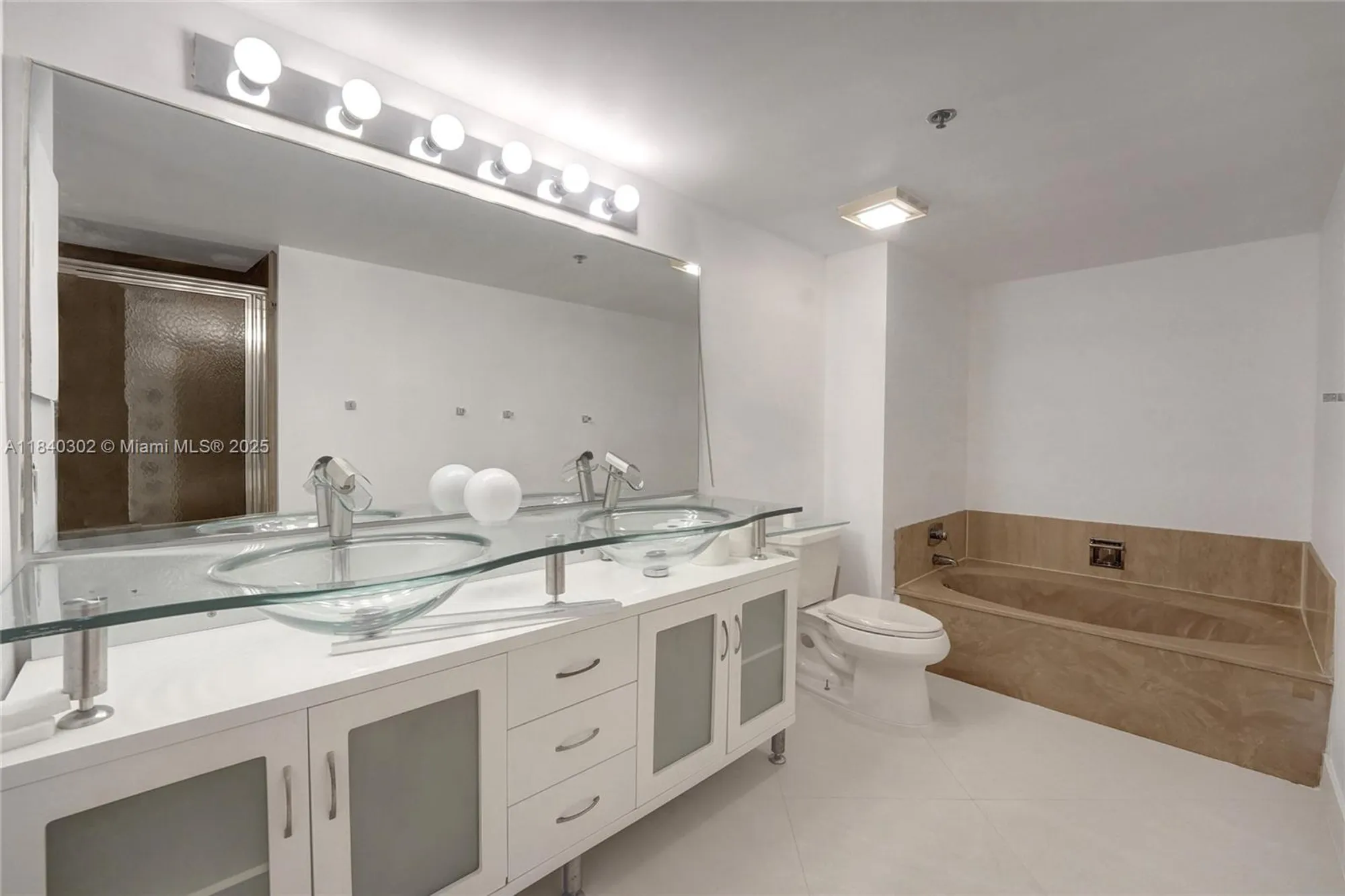 Property Slideshow image 23 of 68 | 1201 s ocean dr 402s, Hollywood, FL, 33019