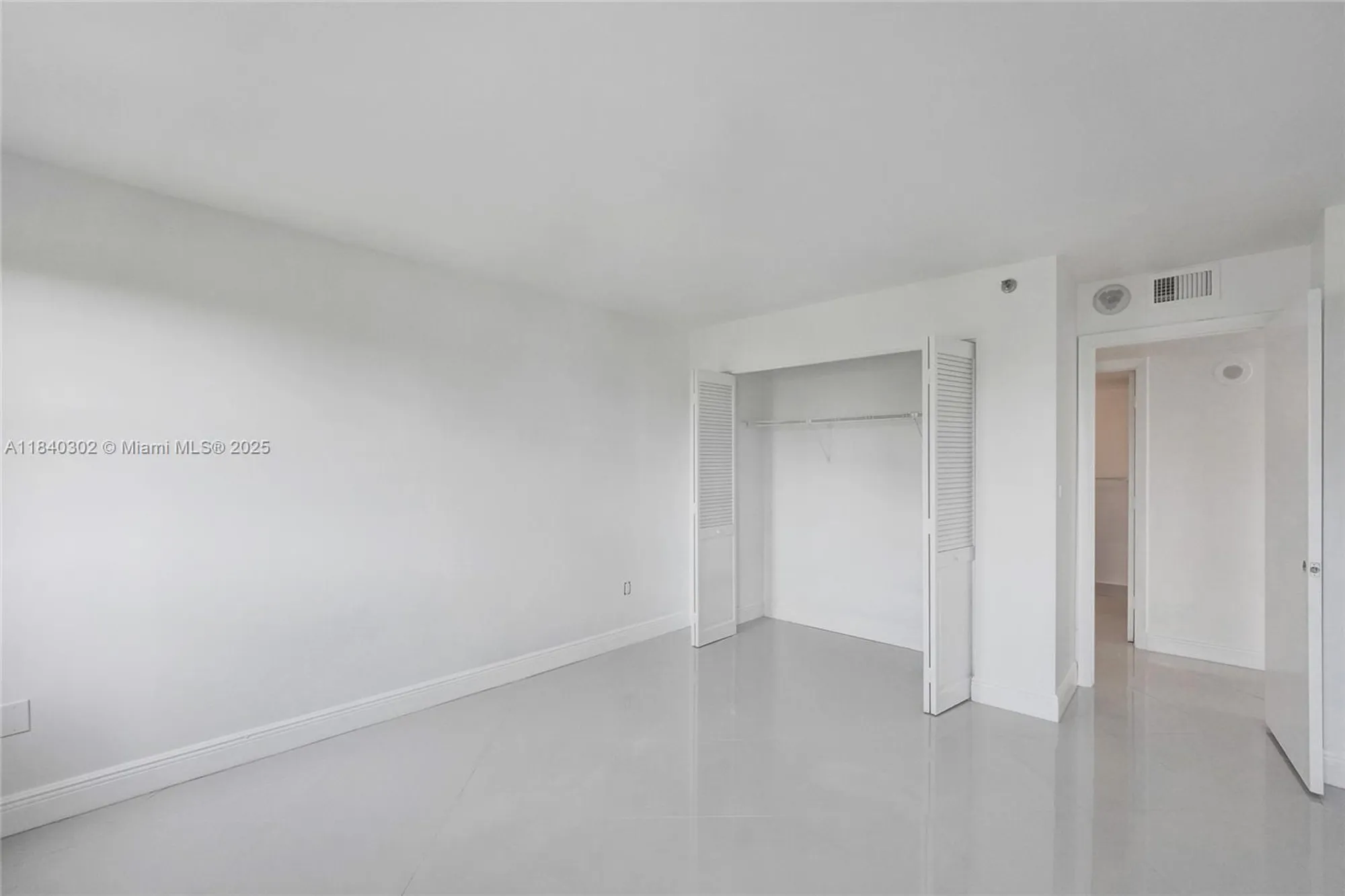 Property Slideshow image 30 of 68 | 1201 s ocean dr 402s, Hollywood, FL, 33019