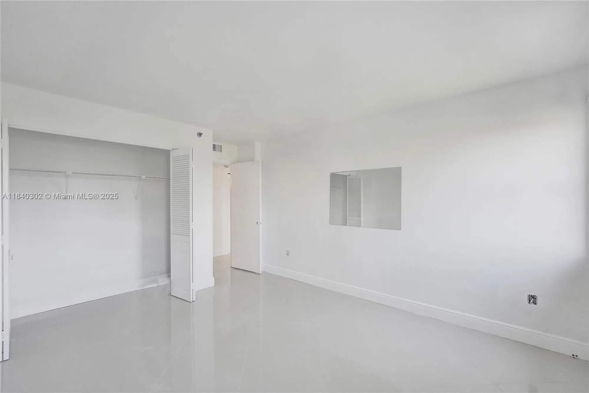 Property Slideshow image 31 of 68 | 1201 s ocean dr 402s, Hollywood, FL, 33019