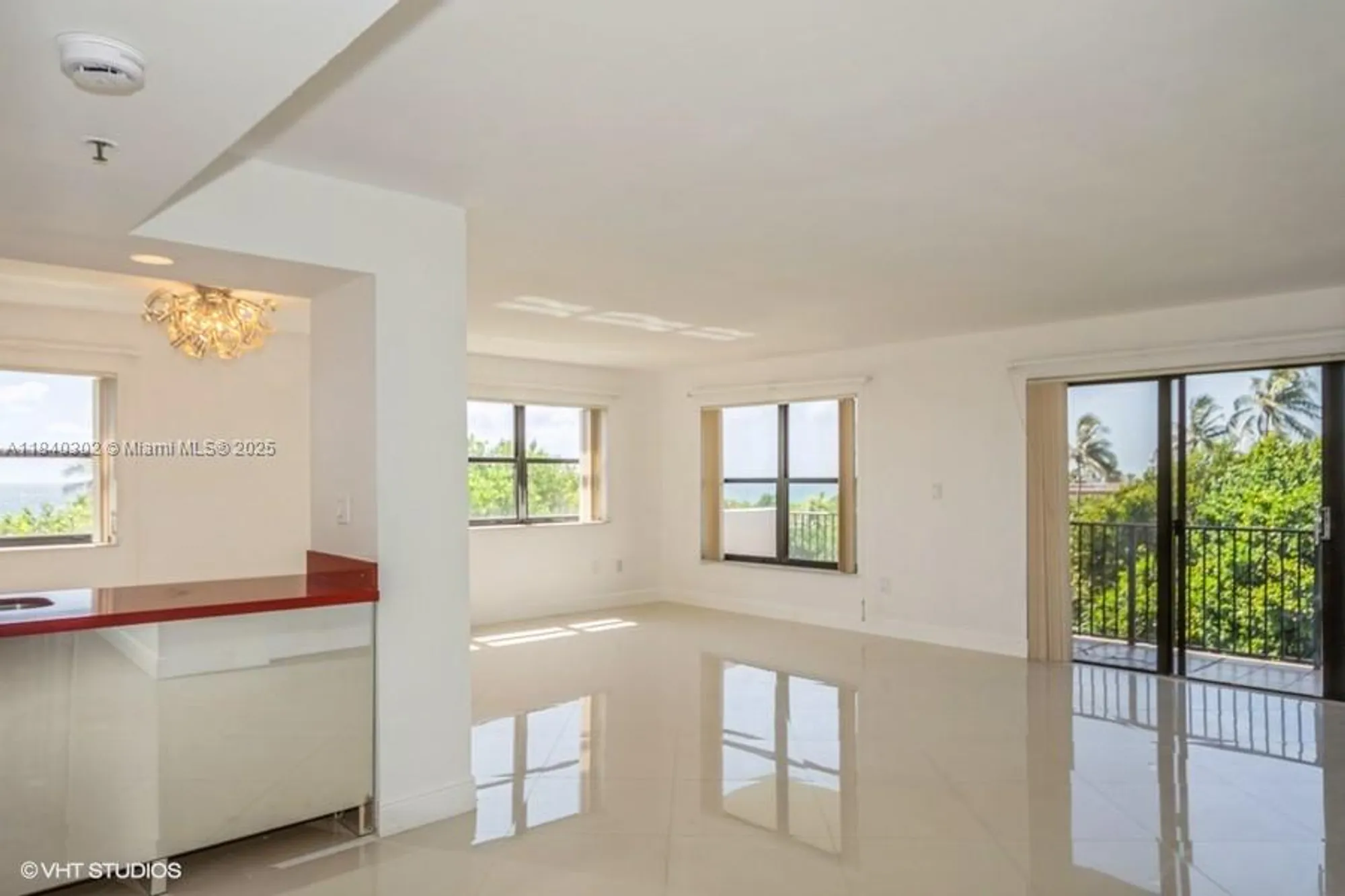 Property Slideshow image 7 of 68 | 1201 s ocean dr 402s, Hollywood, FL, 33019