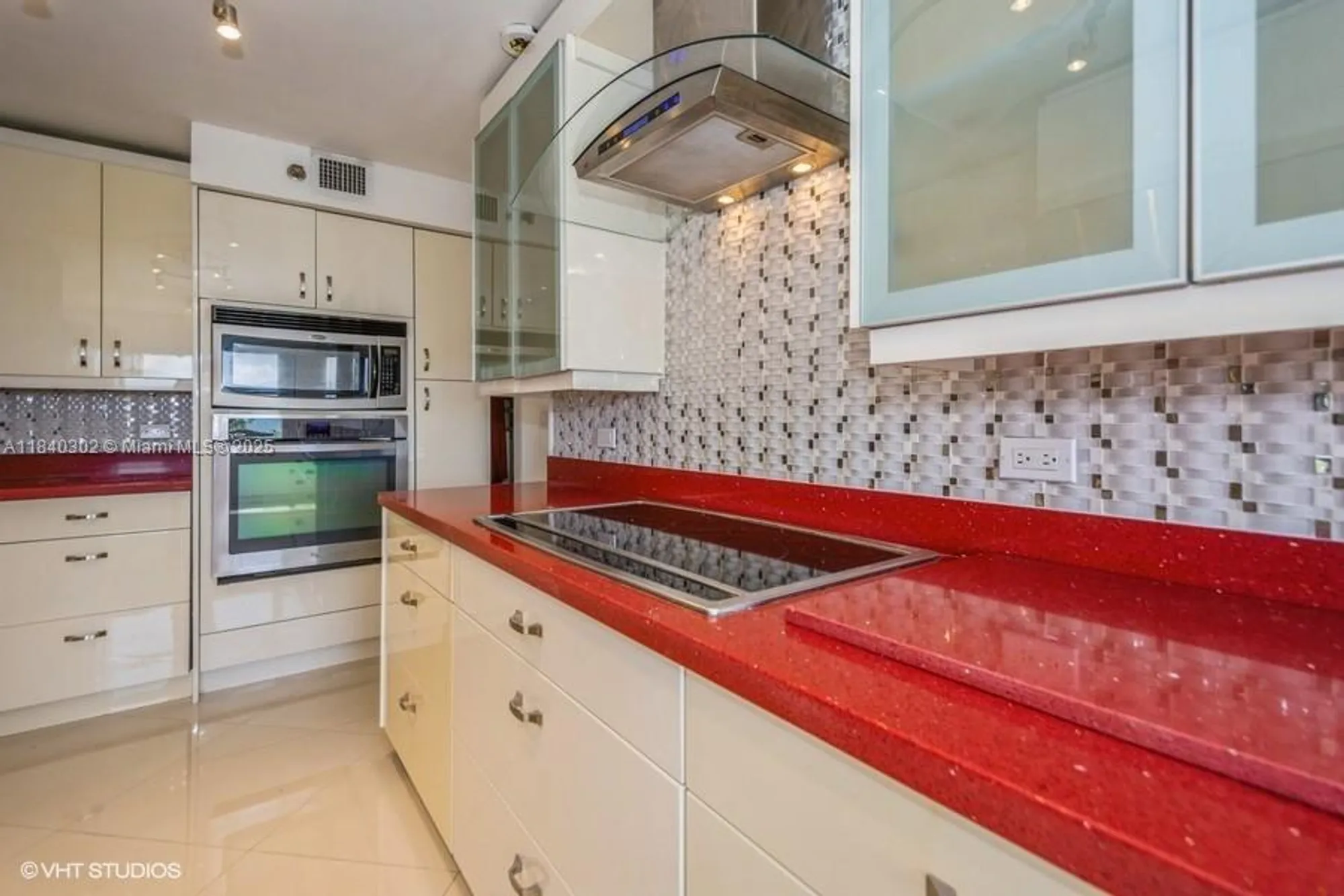 Property Slideshow image 8 of 68 | 1201 s ocean dr 402s, Hollywood, FL, 33019