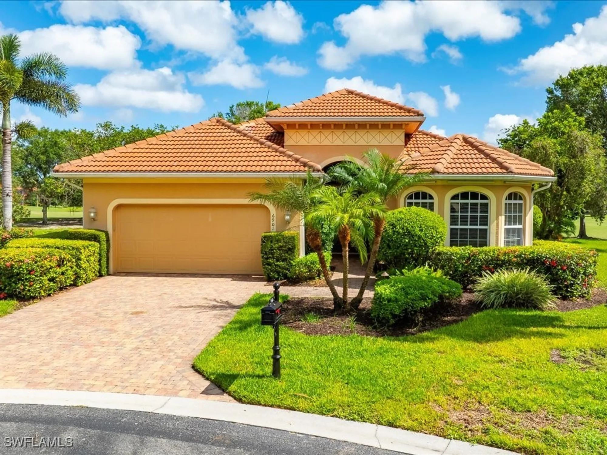 Property Slideshow image 1 of 46 | 6901 bent grass dr, Naples, FL, 34113