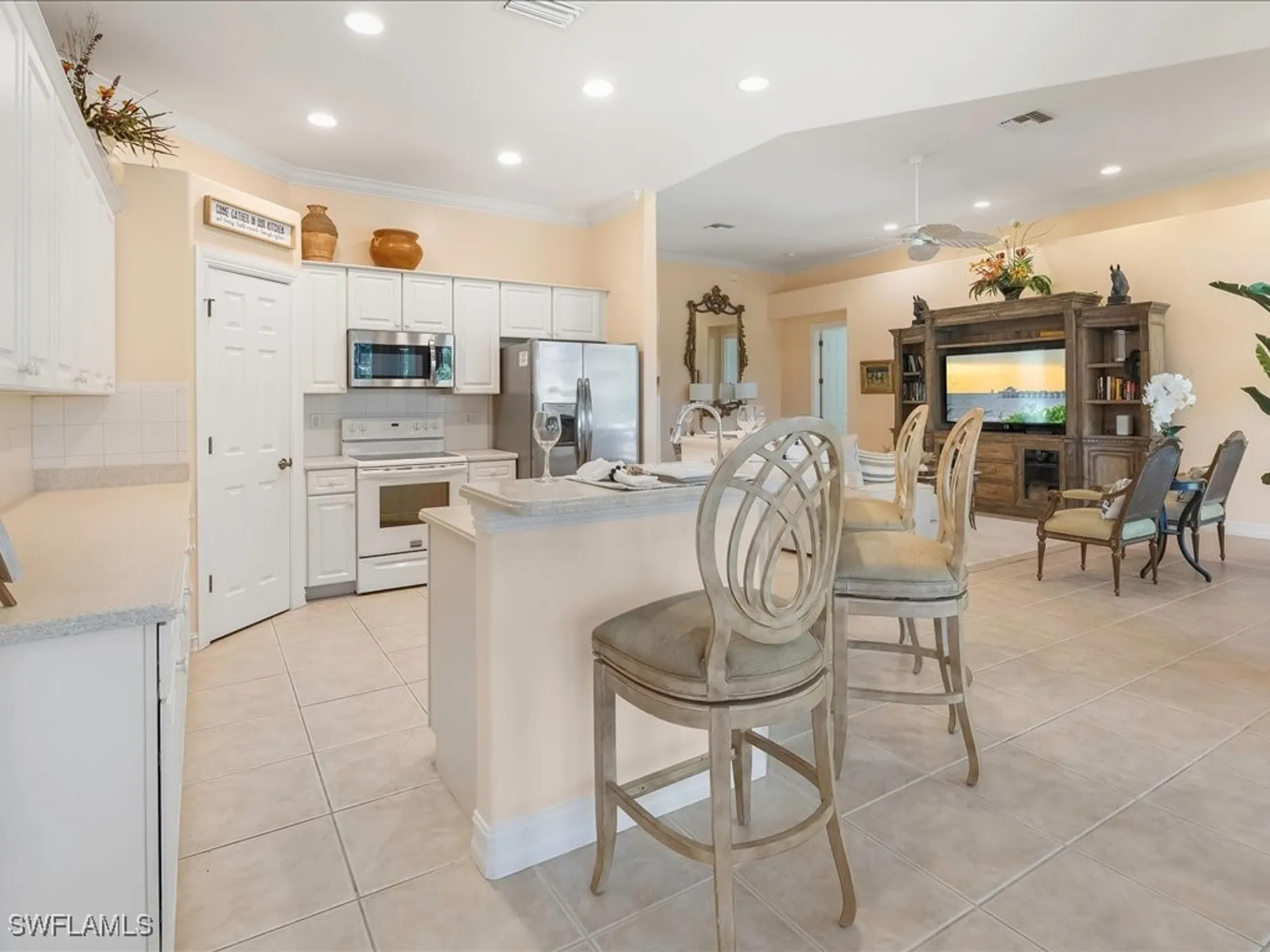 Property Slideshow image 10 of 46 | 6901 bent grass dr, Naples, FL, 34113
