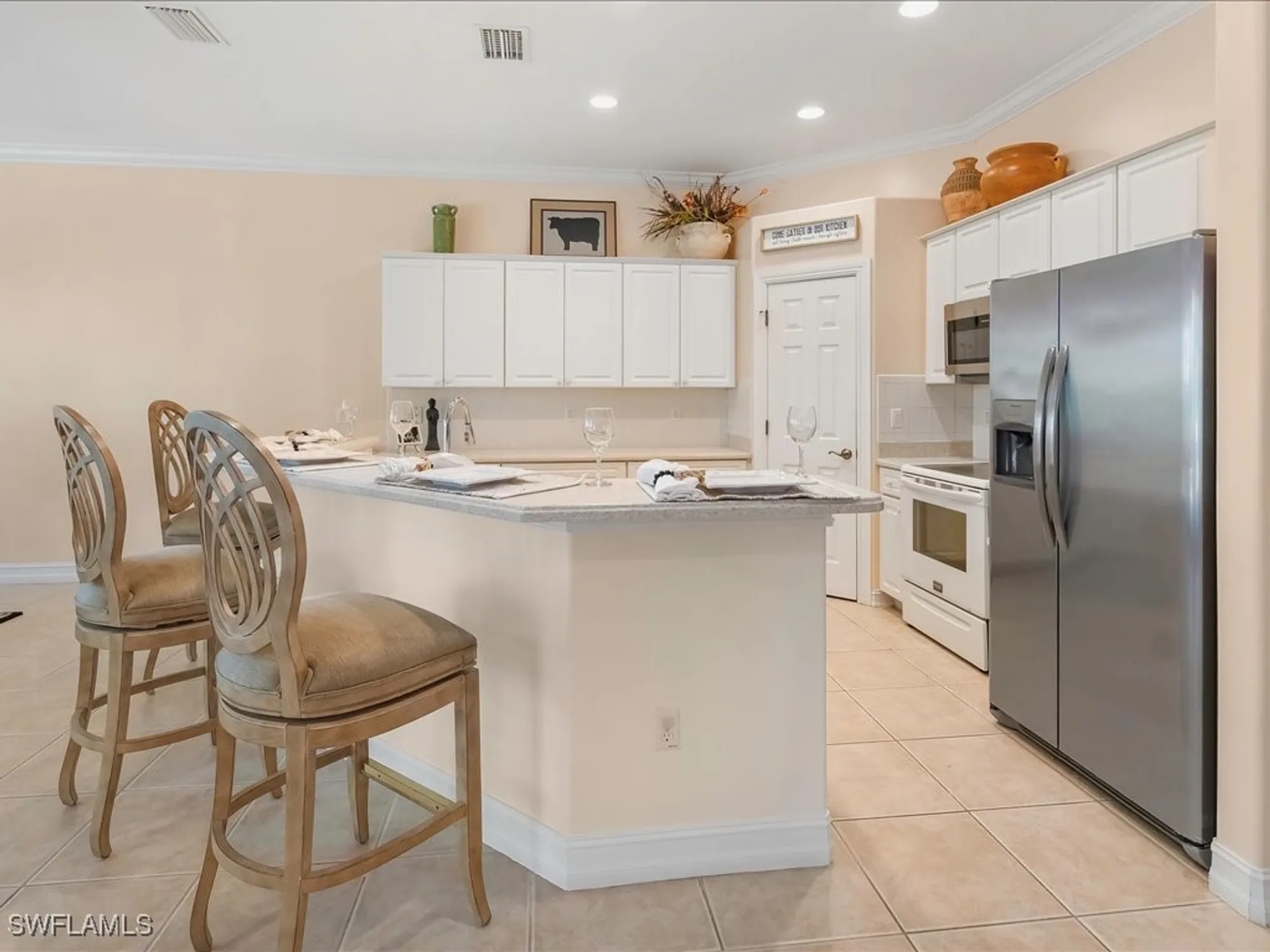 Property Slideshow image 8 of 46 | 6901 bent grass dr, Naples, FL, 34113