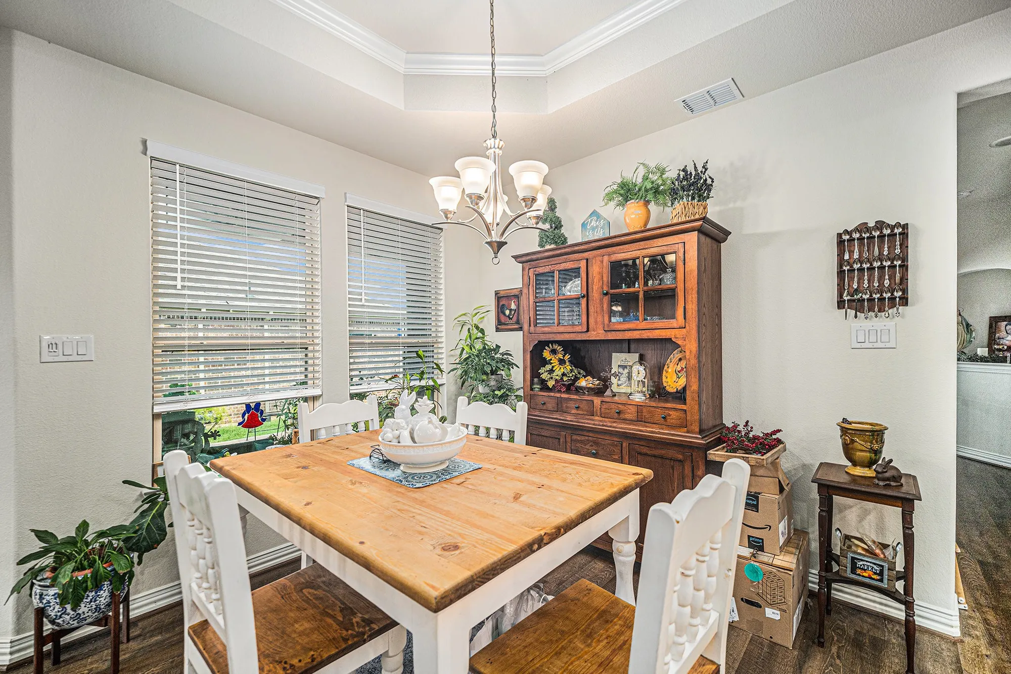 Property Slideshow image 16 of 31 | 6124 carmona trl, Fort Worth, TX, 76123
