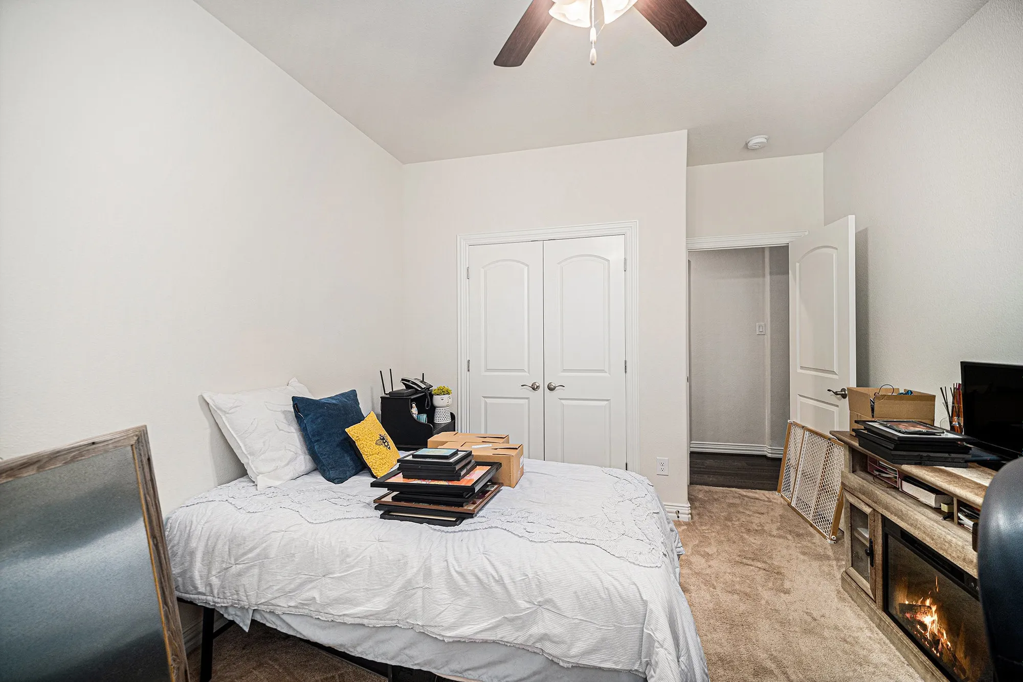 Property Slideshow image 23 of 31 | 6124 carmona trl, Fort Worth, TX, 76123