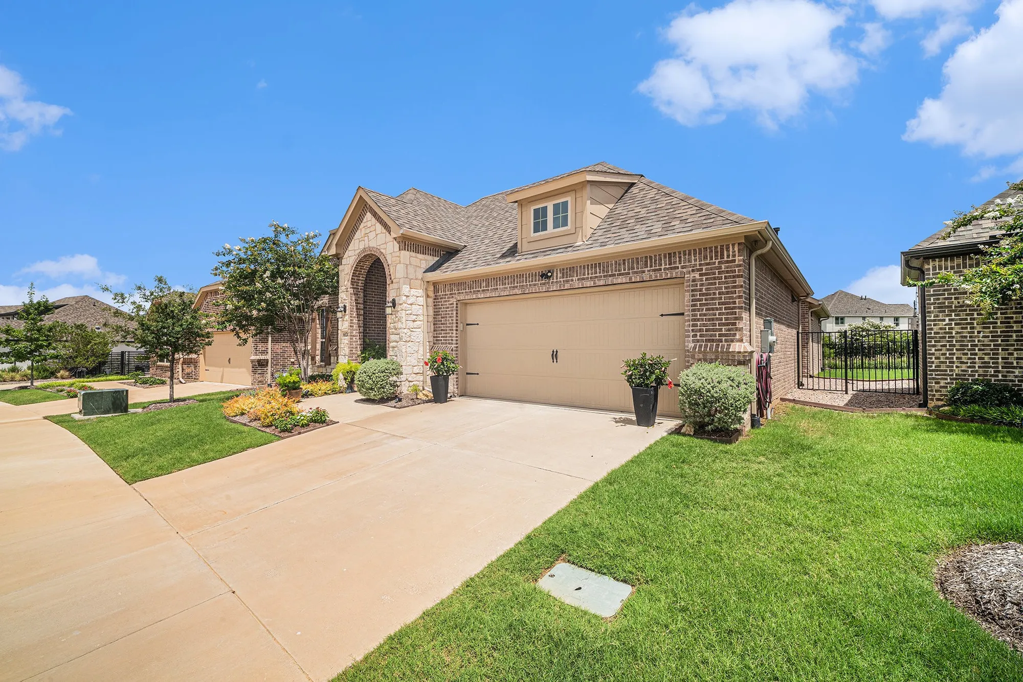Property Slideshow image 3 of 31 | 6124 carmona trl, Fort Worth, TX, 76123