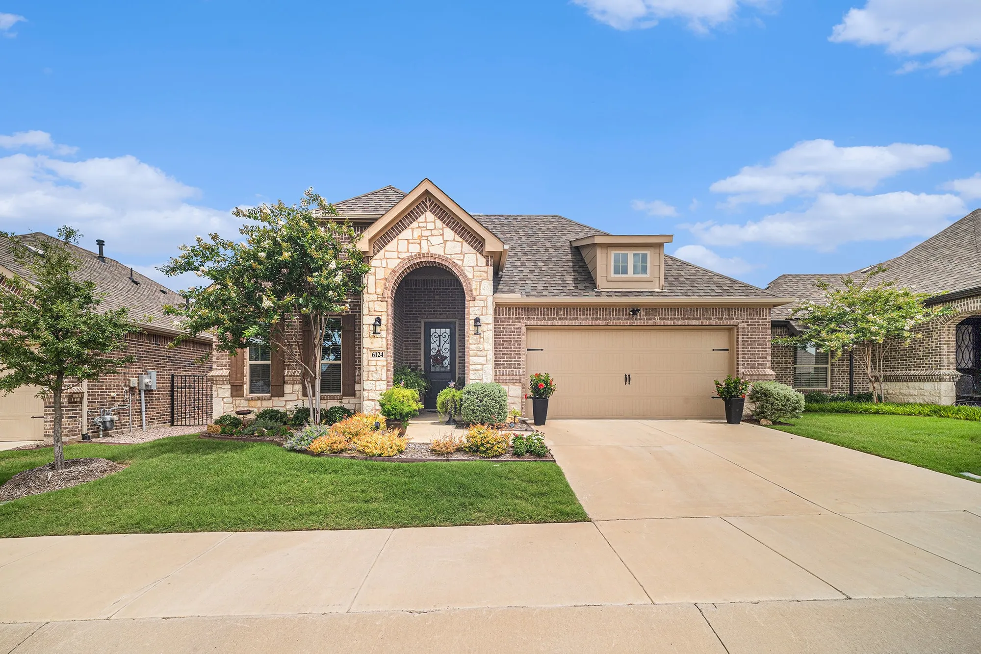 Property Slideshow image 4 of 31 | 6124 carmona trl, Fort Worth, TX, 76123