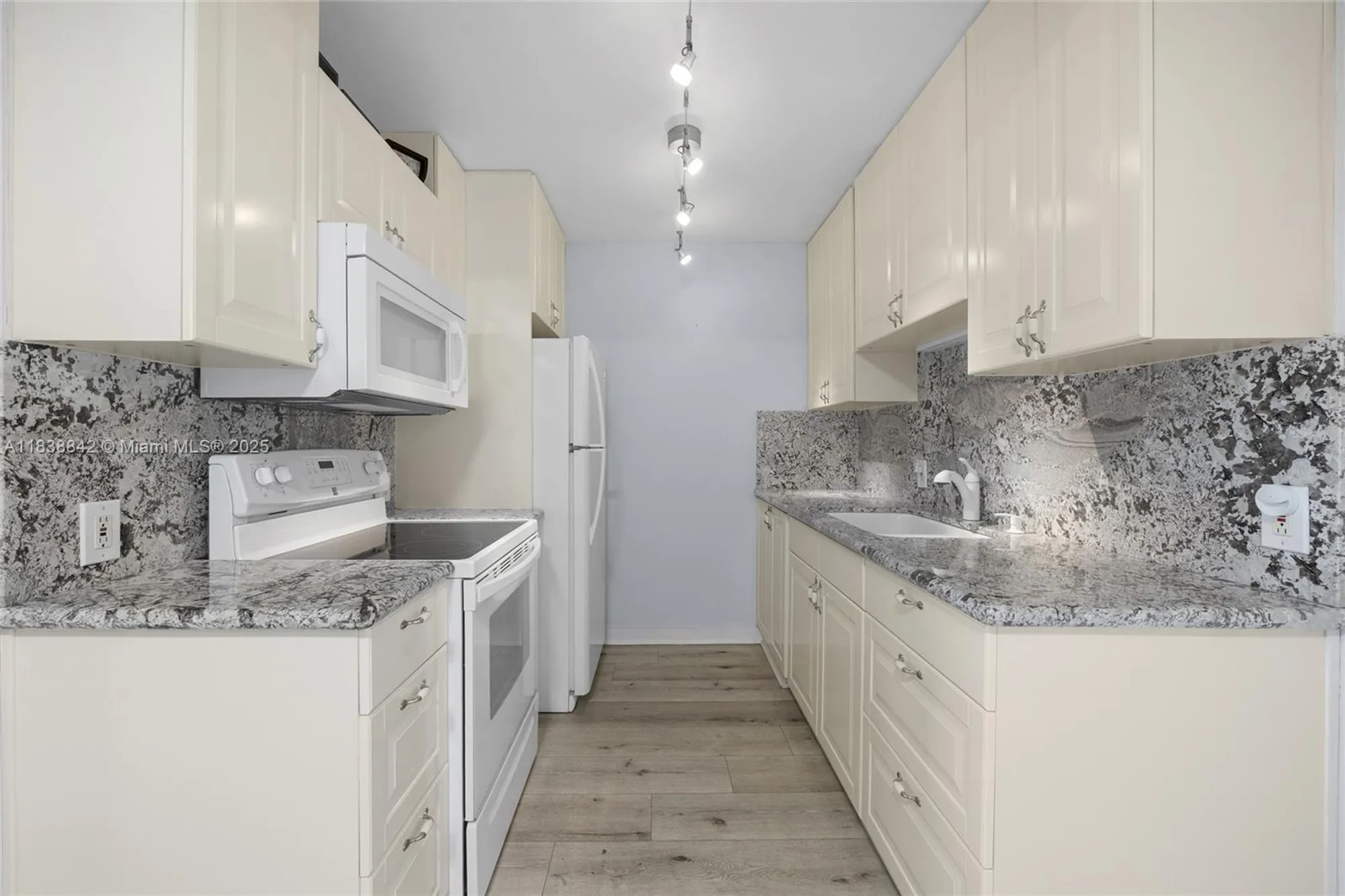 Property Slideshow image 17 of 44 | 3067 newport q, Deerfield Beach, FL, 33442