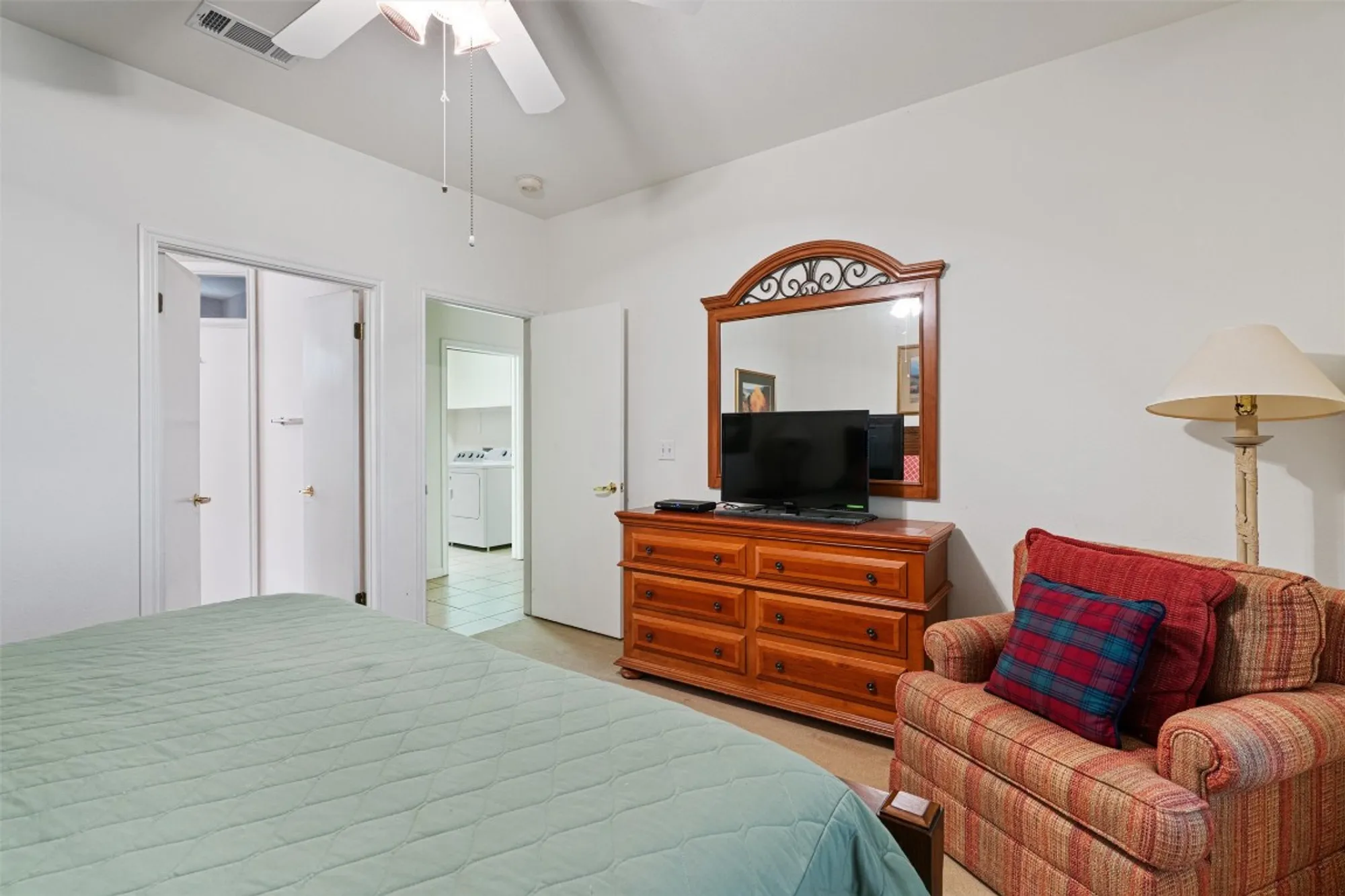 Property Slideshow image 14 of 28 | 121 larkspur ln, Georgetown, TX, 78633