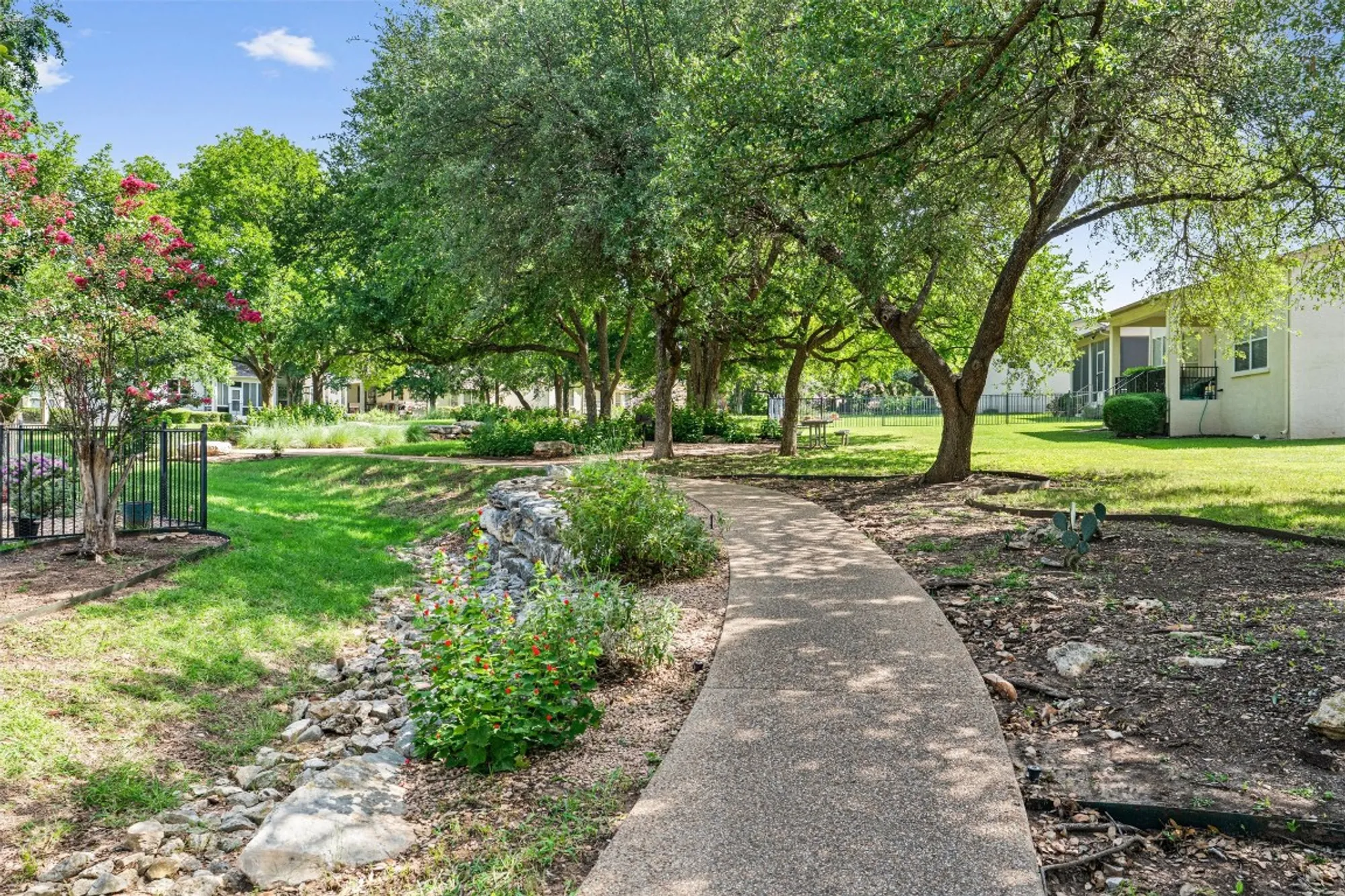 Property Slideshow image 26 of 28 | 121 larkspur ln, Georgetown, TX, 78633