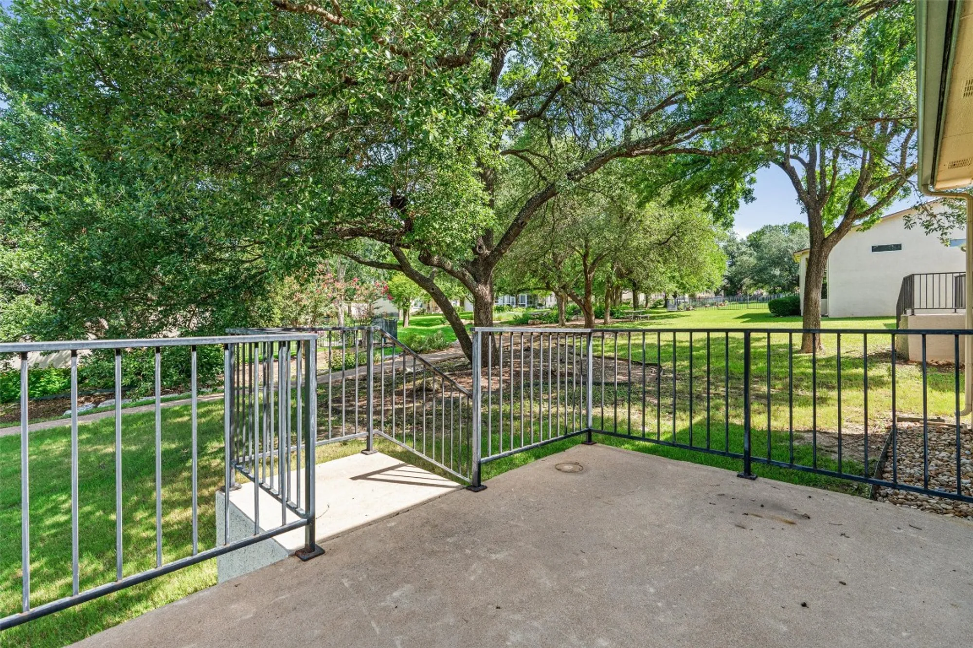 Property Slideshow image 21 of 28 | 121 larkspur ln, Georgetown, TX, 78633